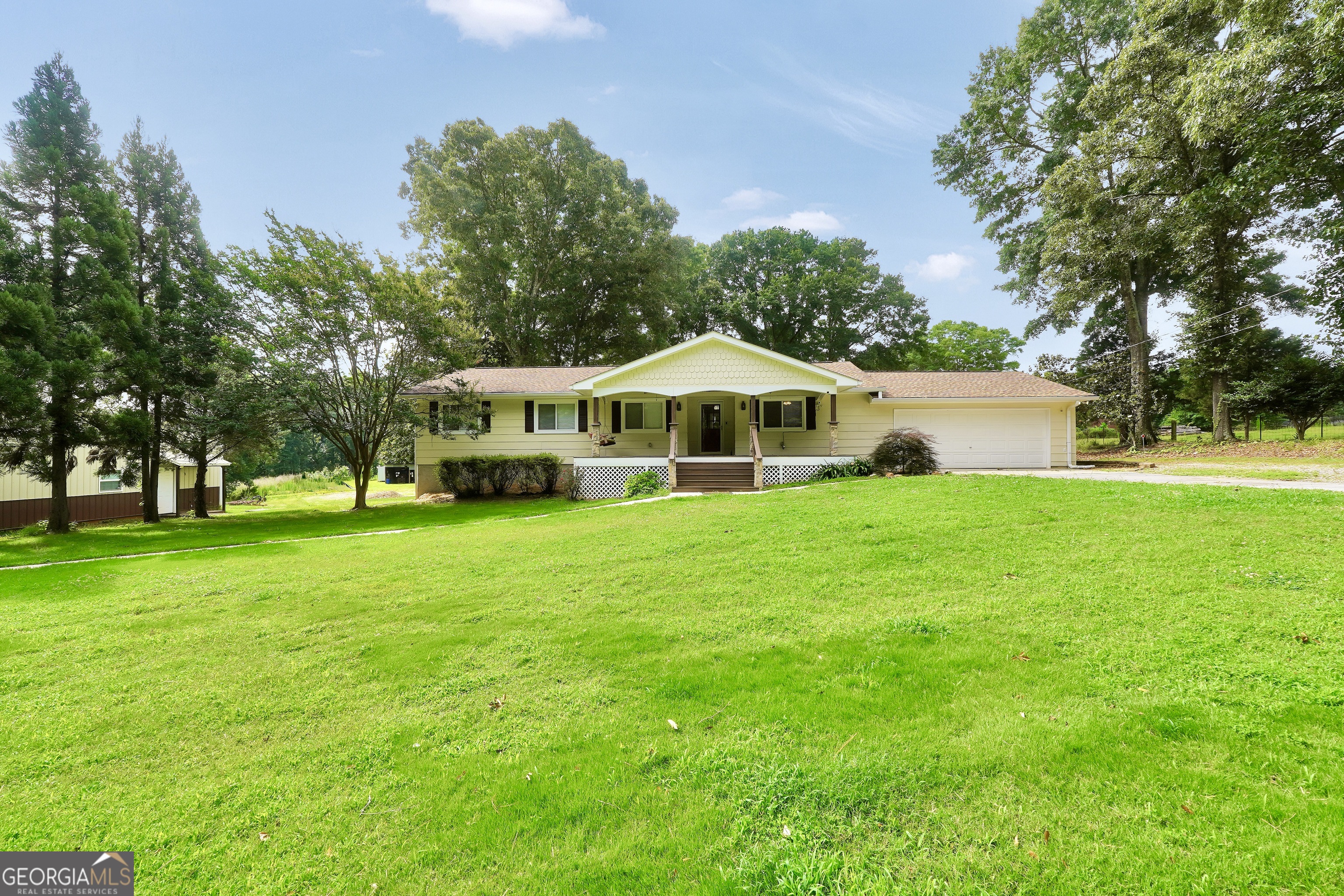 122 E Knight Road Property Photo 3