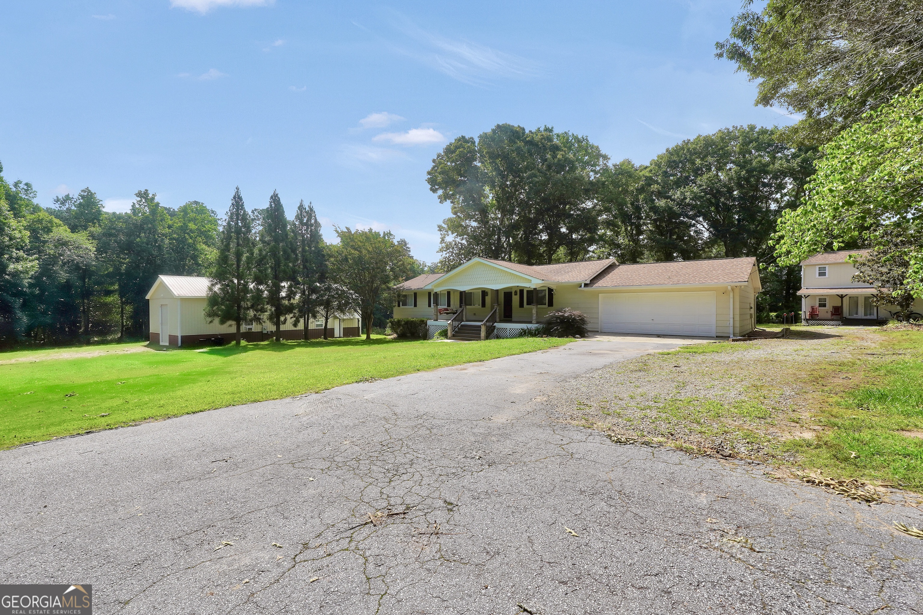 122 E Knight Road Property Photo 5