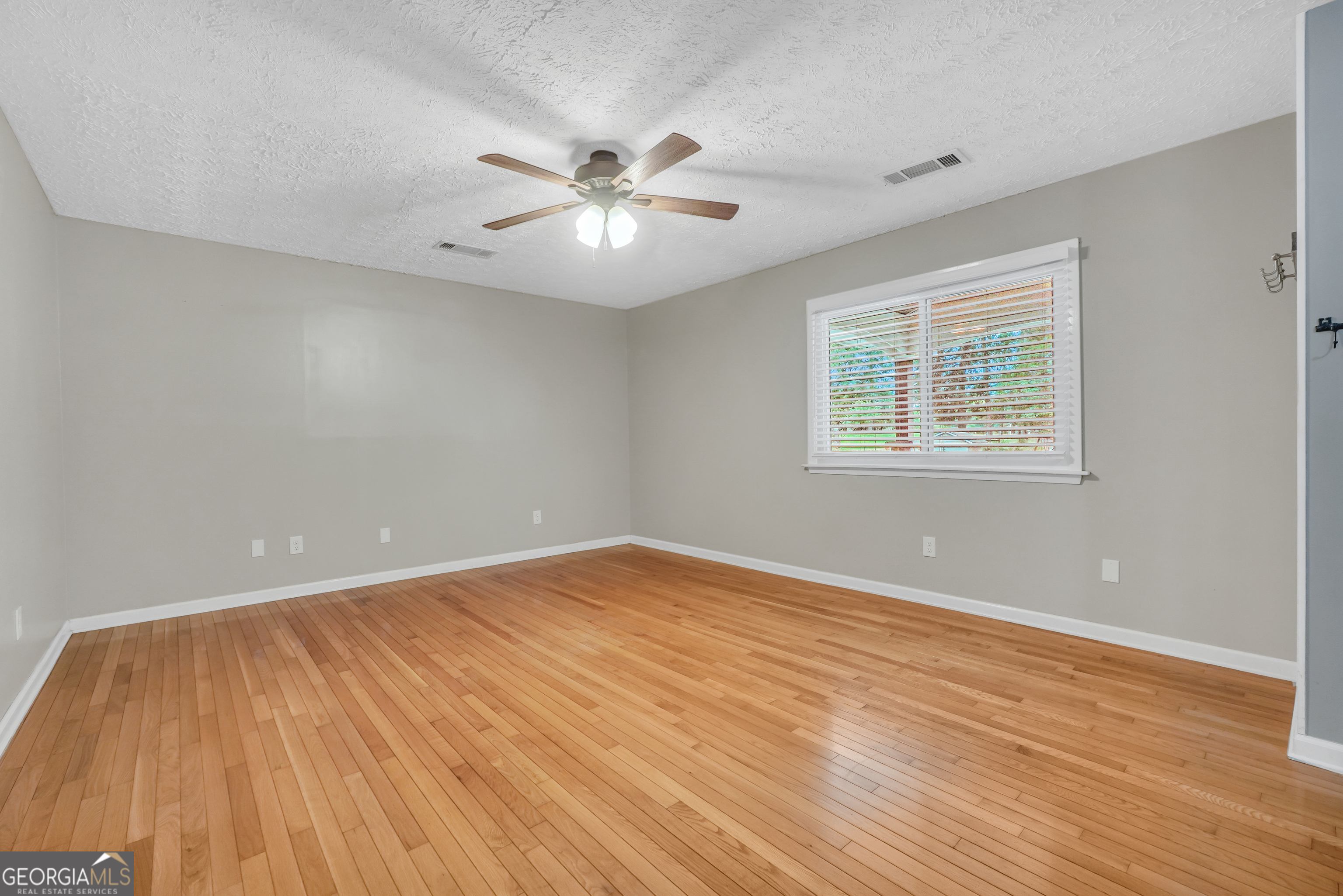 122 E Knight Road Property Photo 29