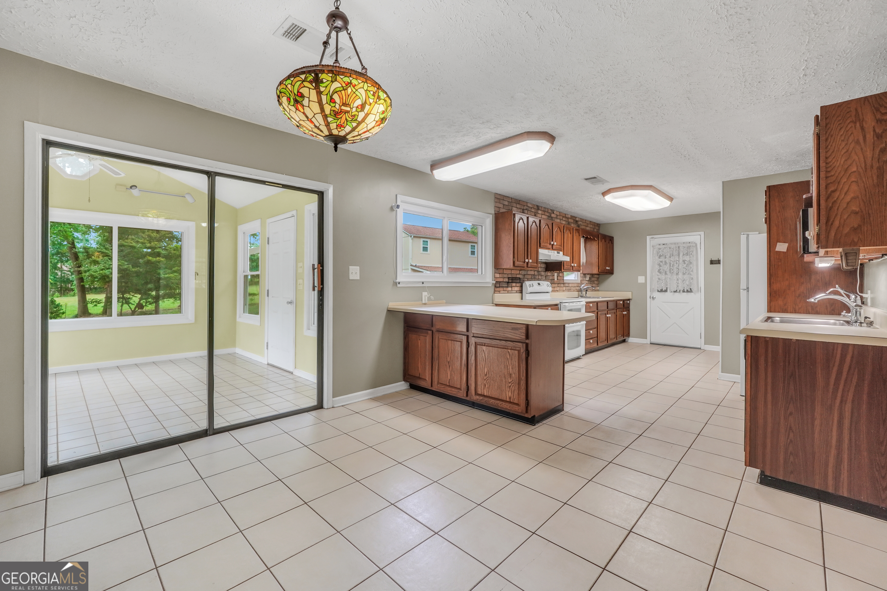 122 E Knight Road Property Photo 35