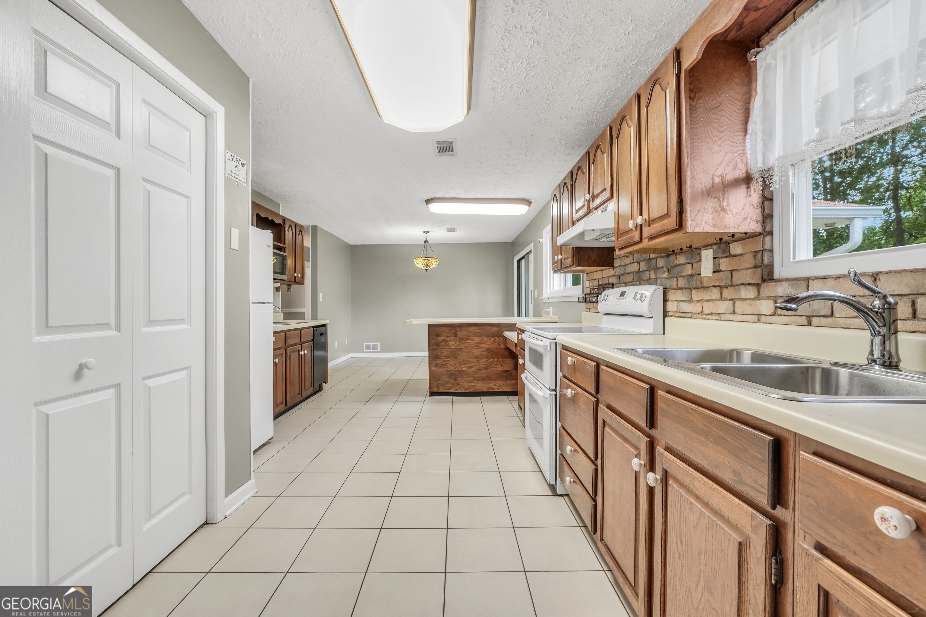 122 E Knight Road Property Photo 38