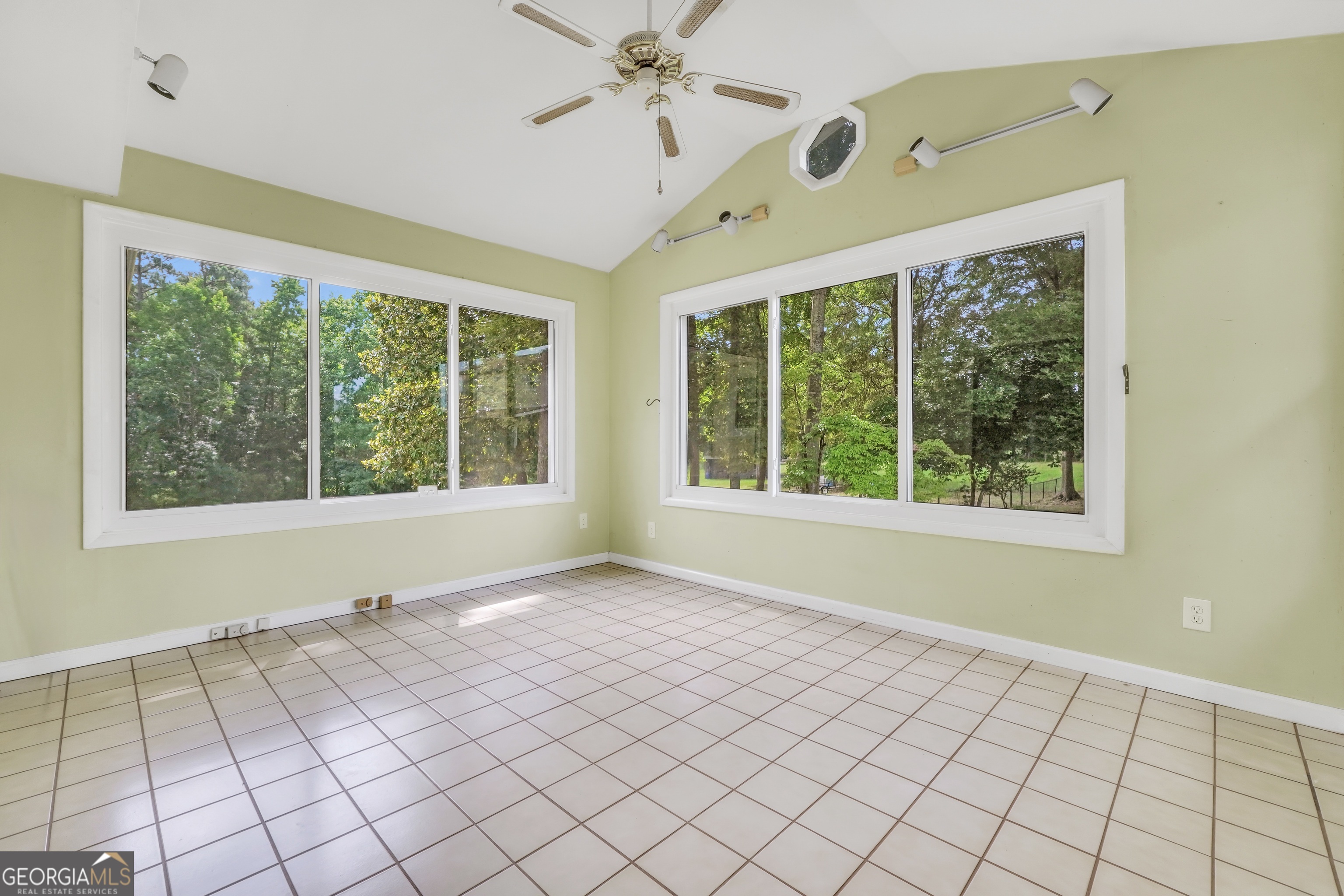 122 E Knight Road Property Photo 41