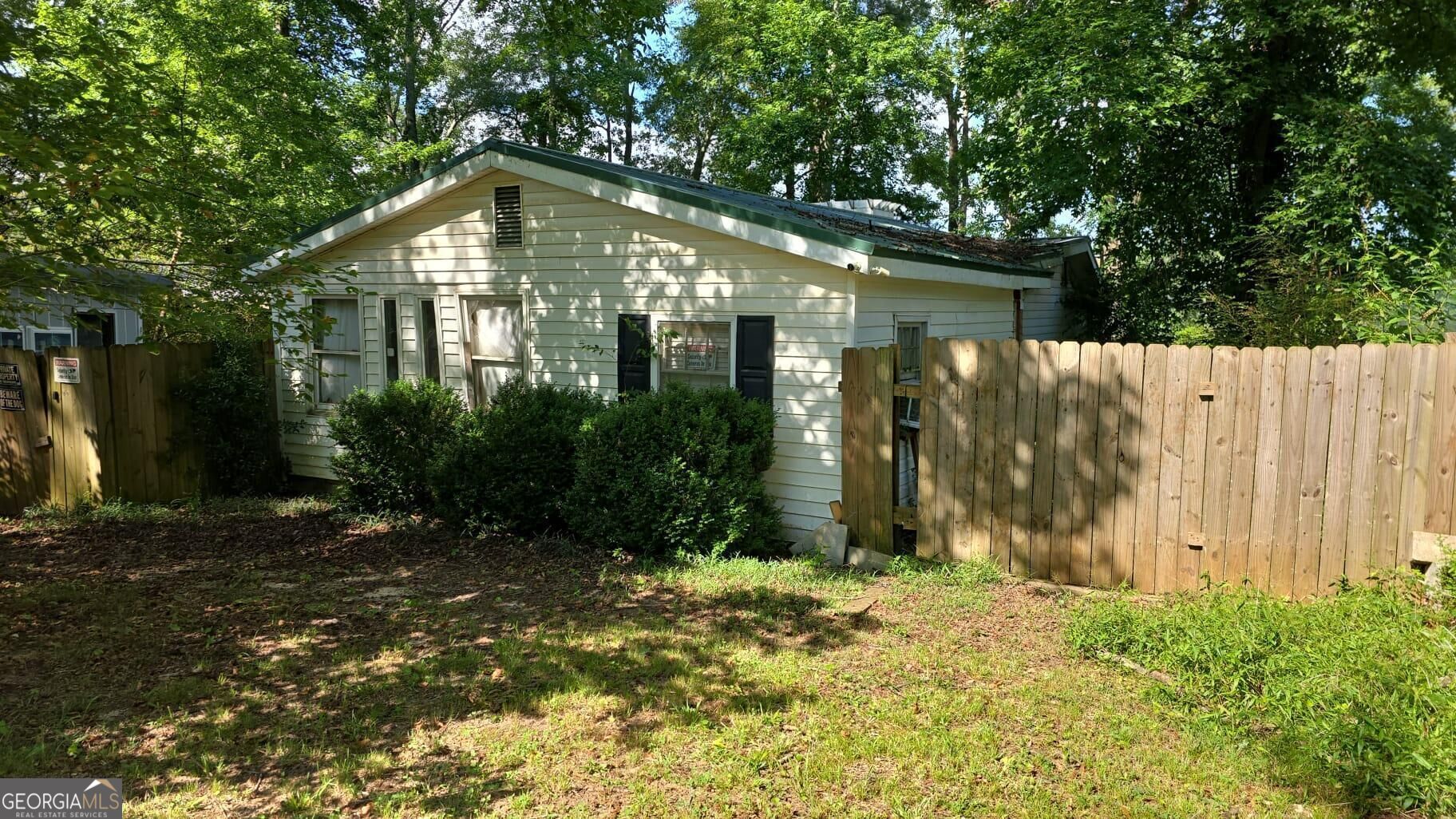 143 Weavers Lake Front Road