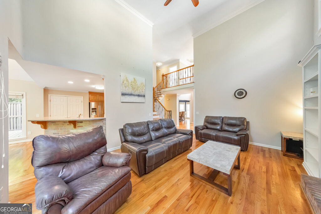 638 Braidwood Drive Nw Property Photo 3