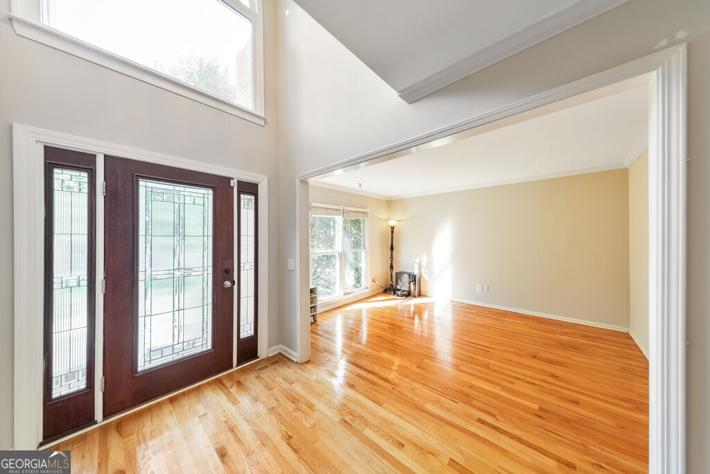 638 Braidwood Drive Nw Property Photo 7