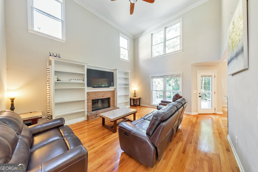 638 Braidwood Drive Nw Property Photo 11