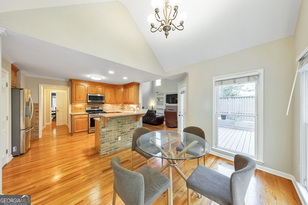 638 Braidwood Drive Nw Property Photo 14
