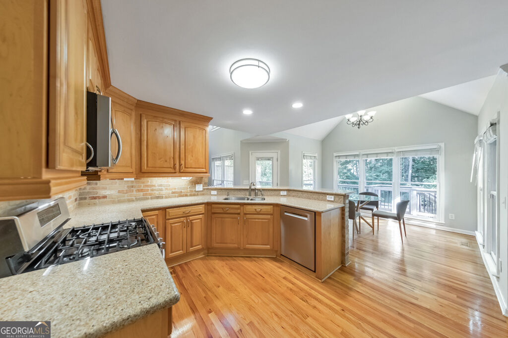 638 Braidwood Drive Nw Property Photo 16