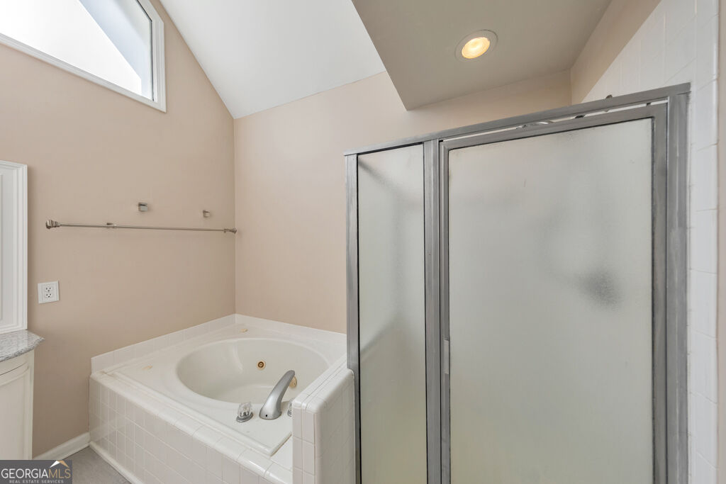 638 Braidwood Drive Nw Property Photo 20
