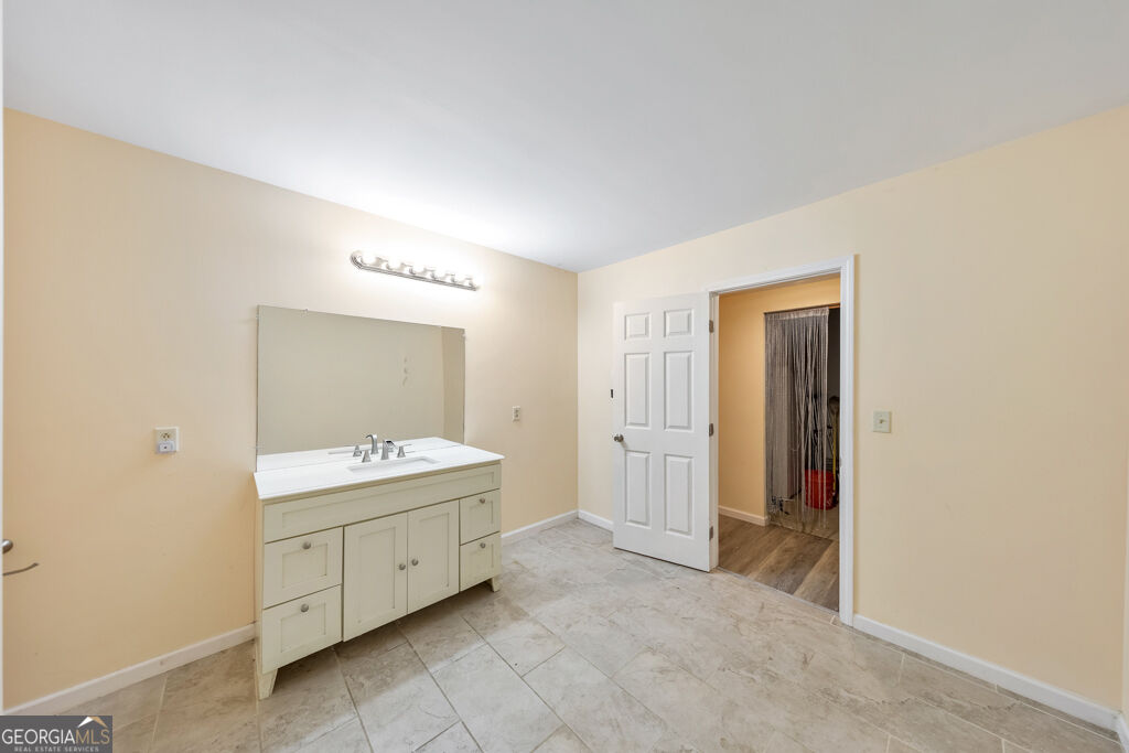 638 Braidwood Drive Nw Property Photo 47