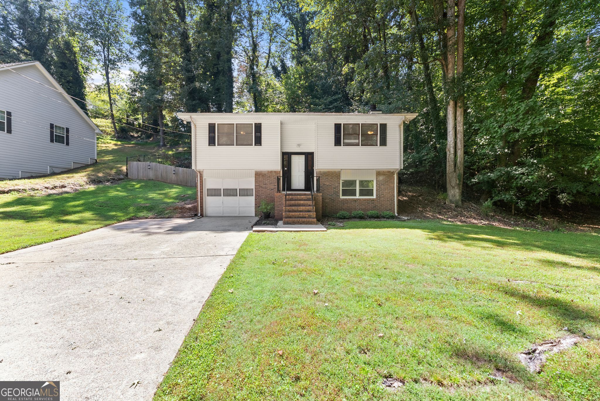 1421 Northwood Circle Ne Property Photo 2