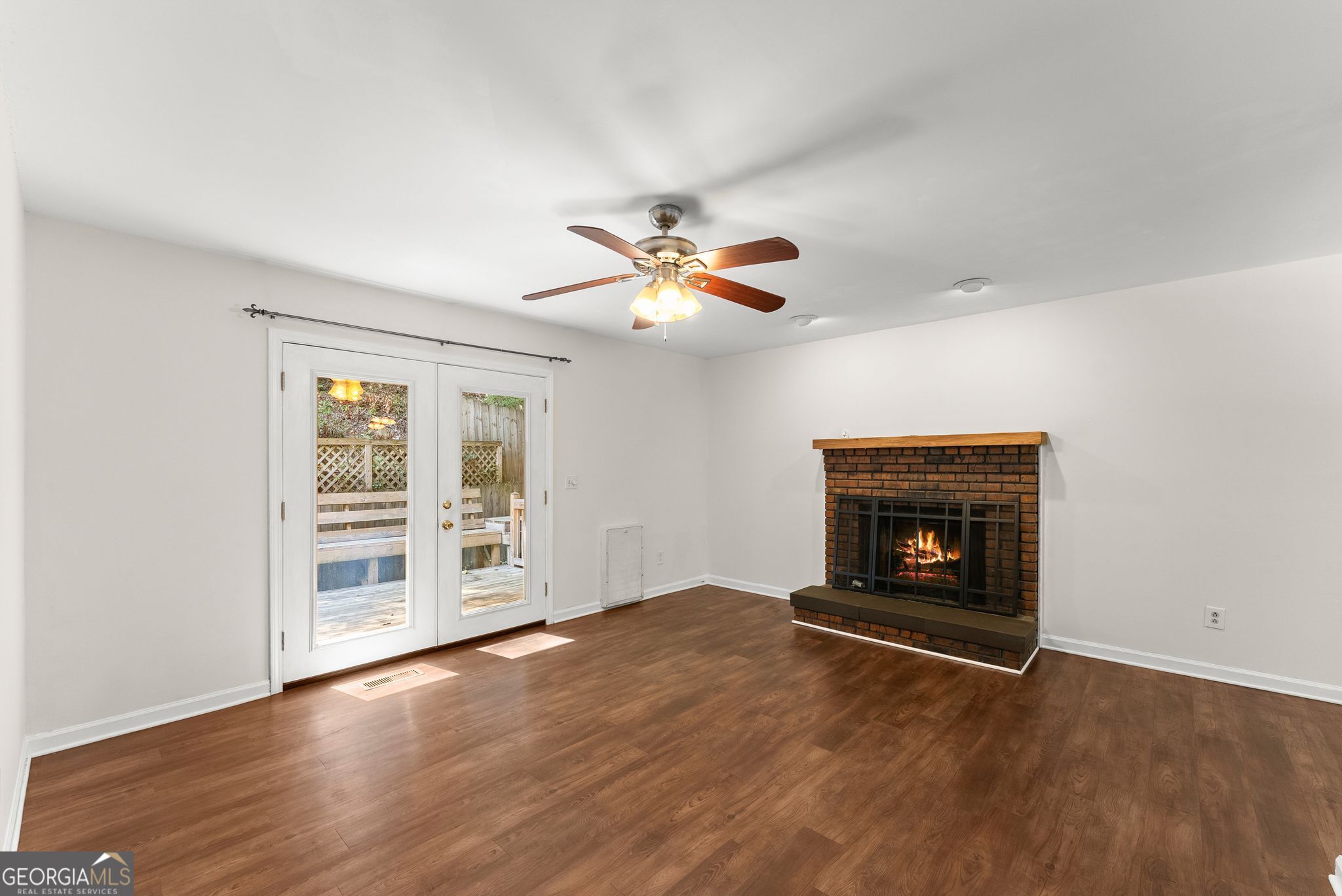 1421 Northwood Circle Ne Property Photo 6