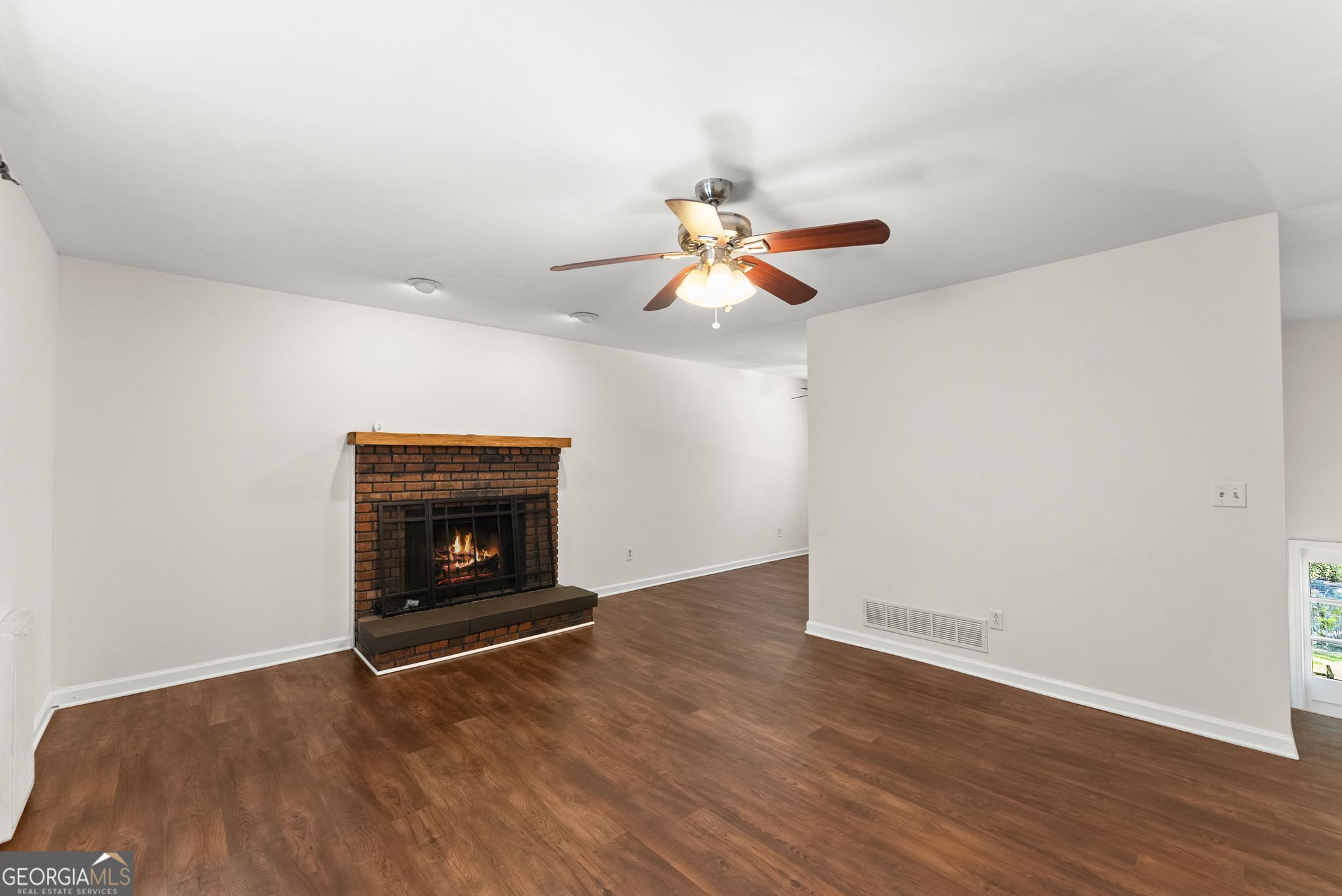 1421 Northwood Circle Ne Property Photo 8