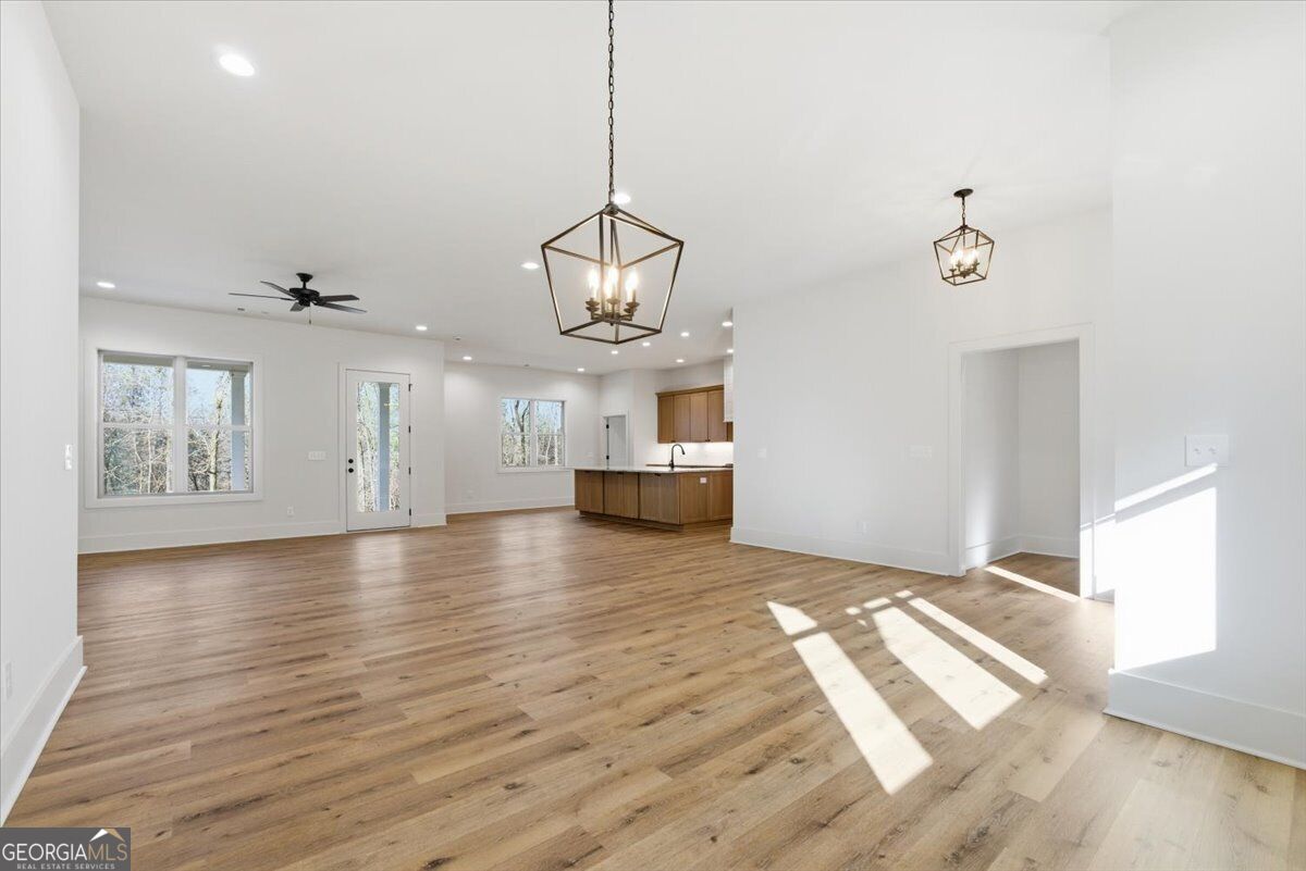 115 Oak Hill Circle Property Photo 3
