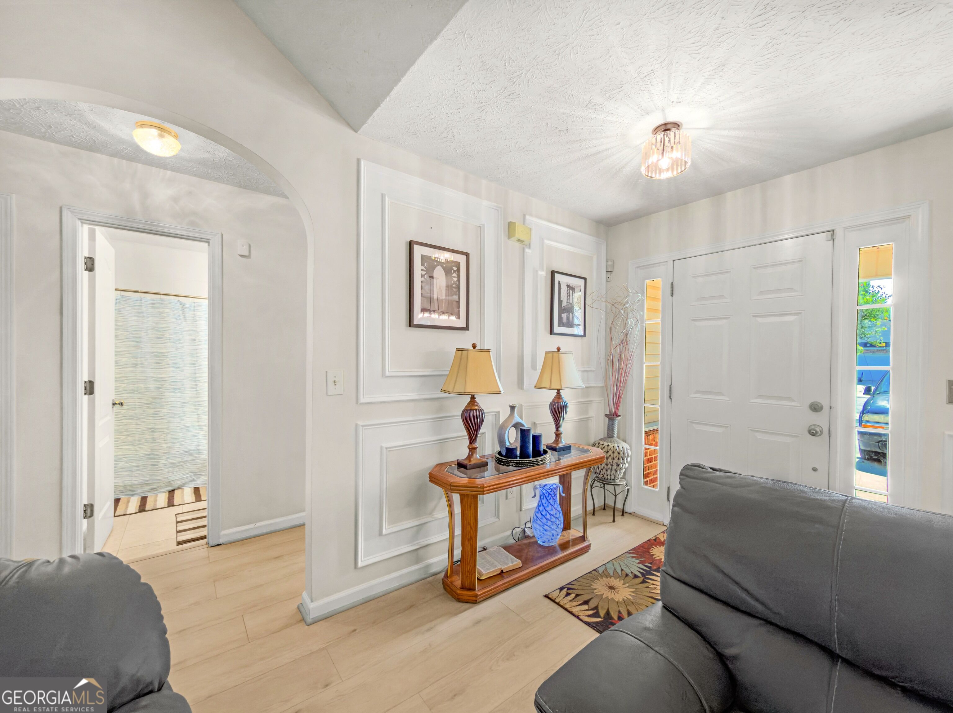 5075 Towne Park Drive Property Photo 4