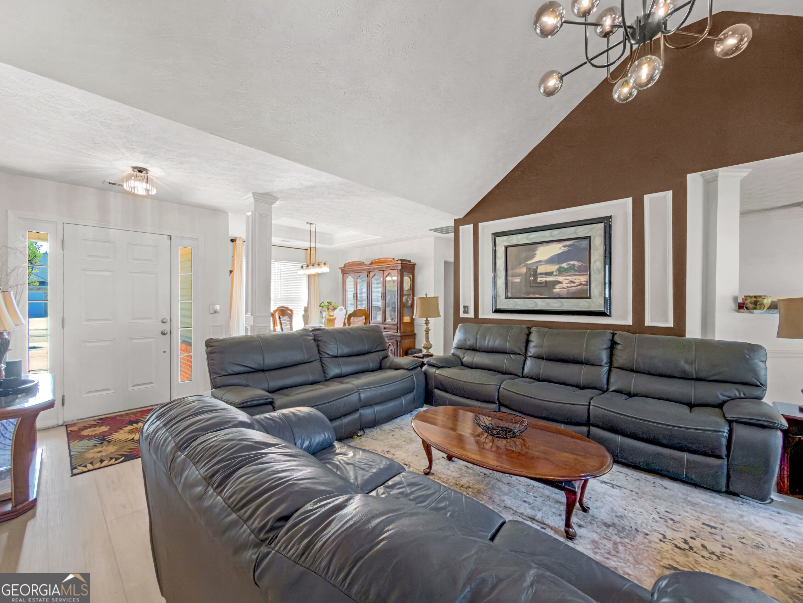 5075 Towne Park Drive Property Photo 5