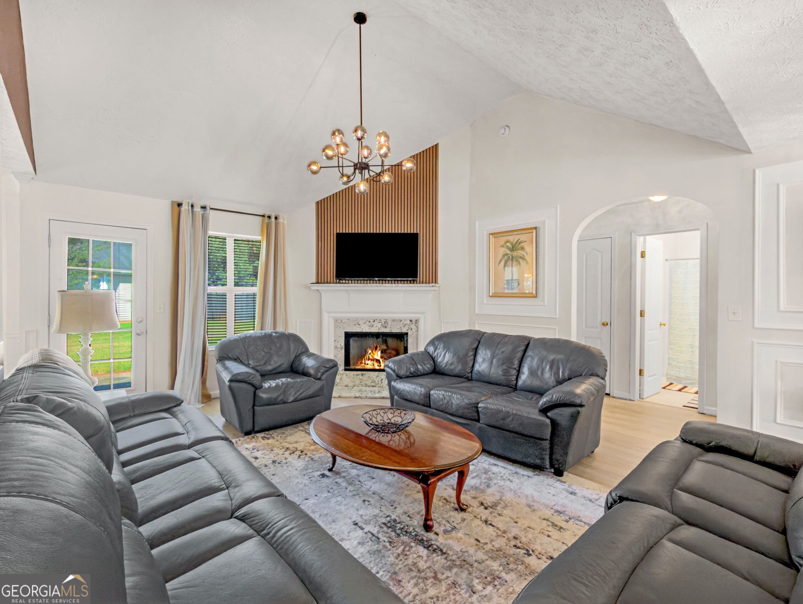 5075 Towne Park Drive Property Photo 7