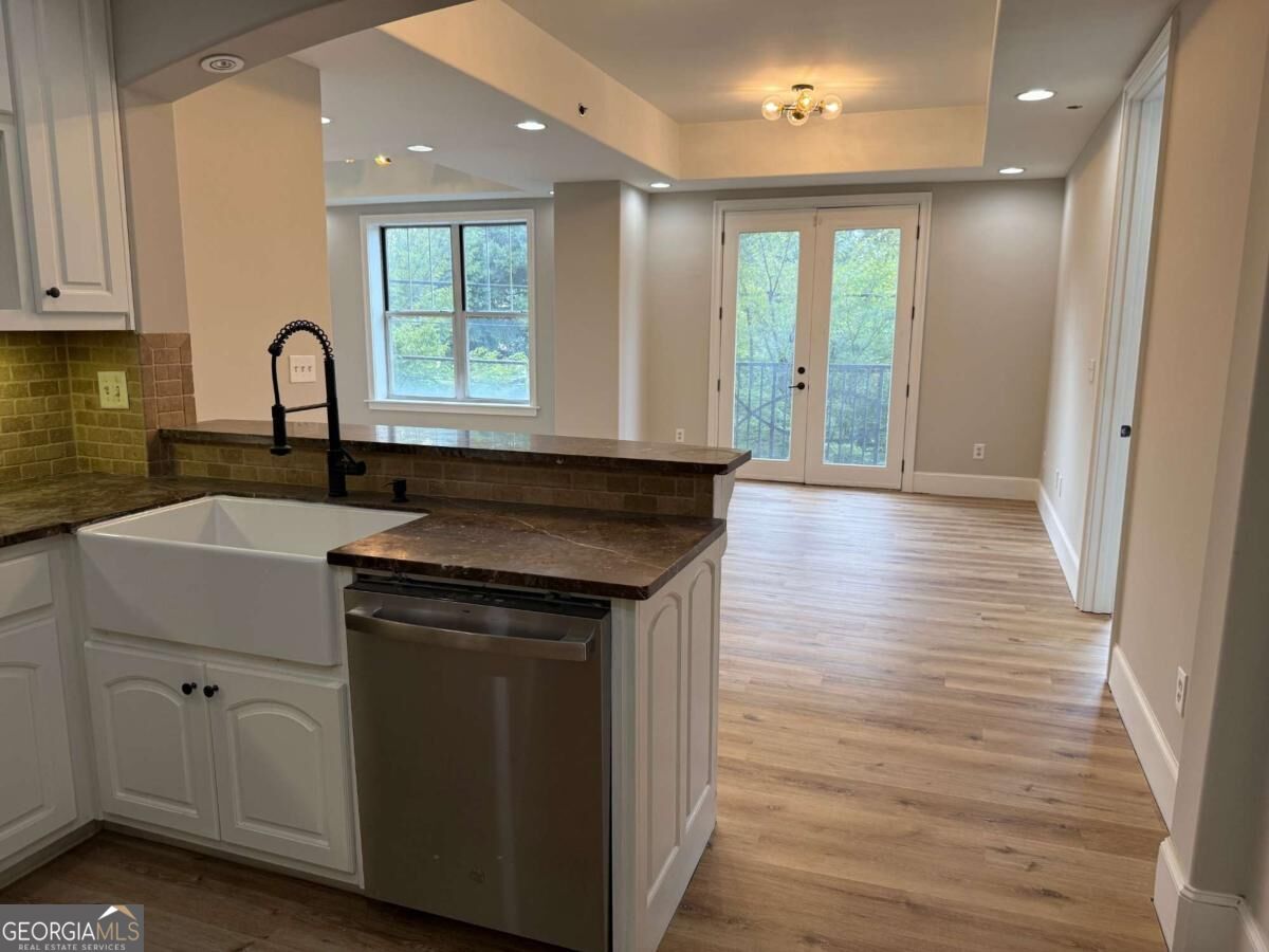 2255 Peachtree Road Ne # 322 Property Photo 8
