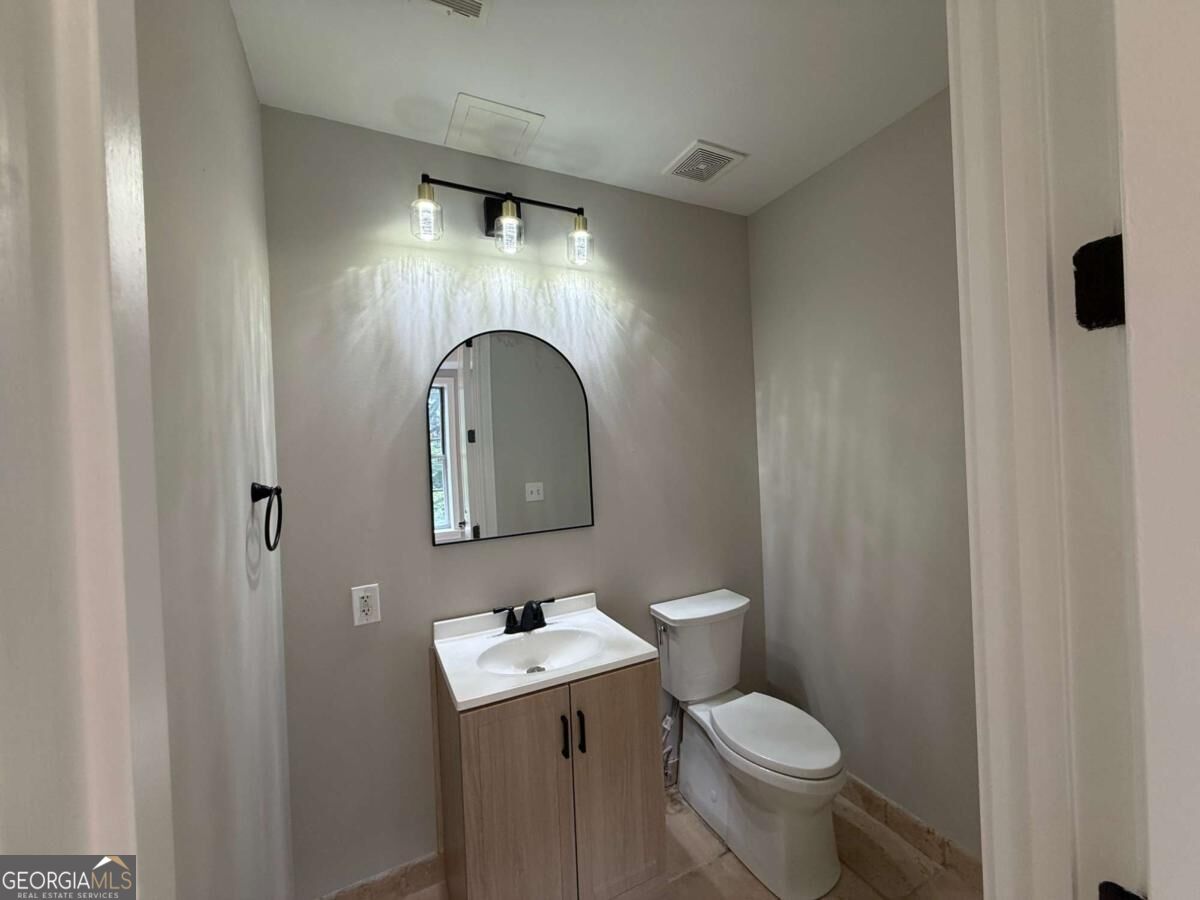 2255 Peachtree Road Ne # 322 Property Photo 18