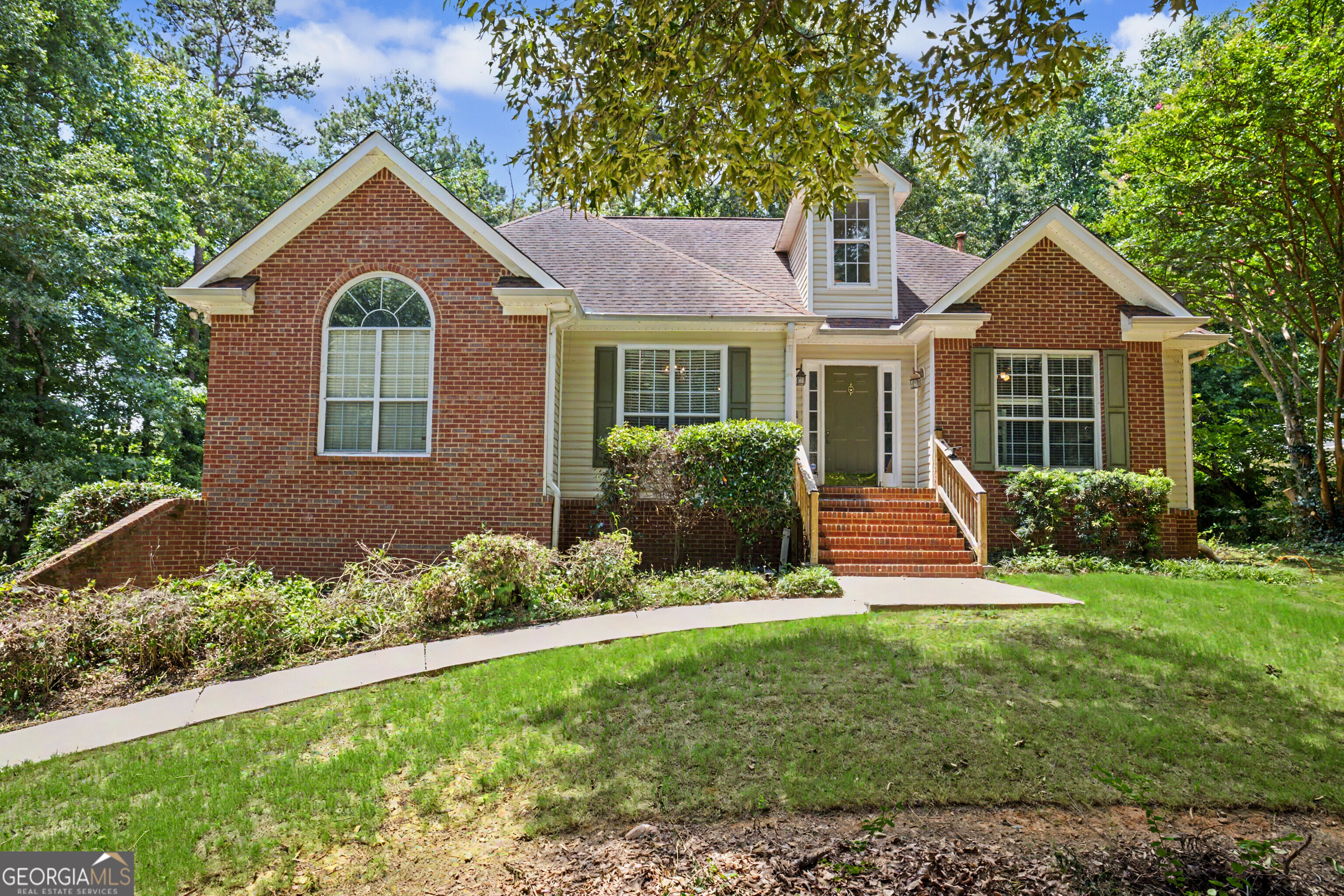85 Woodstream Drive Property Photo 1