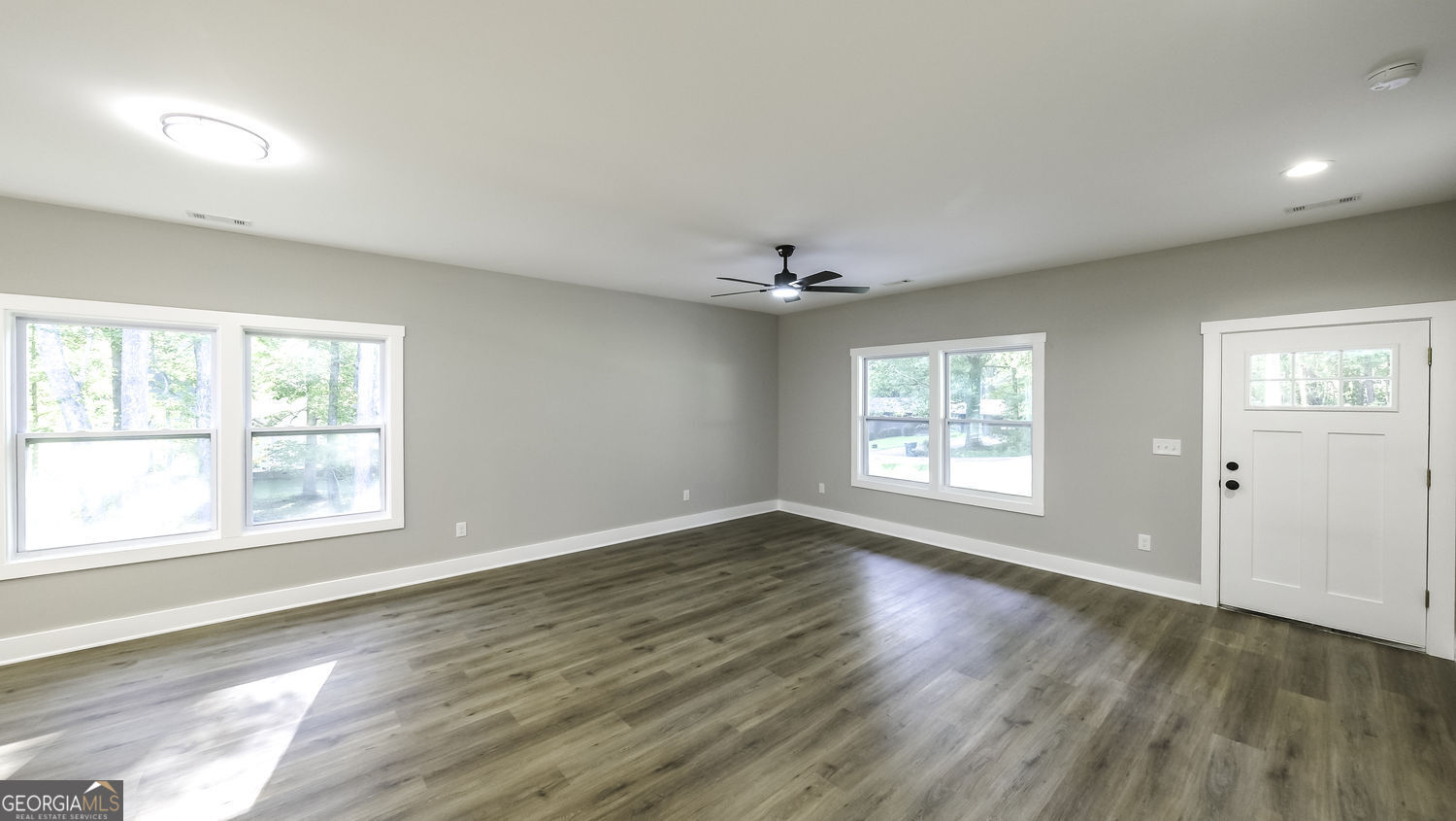 1120 Whispering Hills Drive Property Photo 4