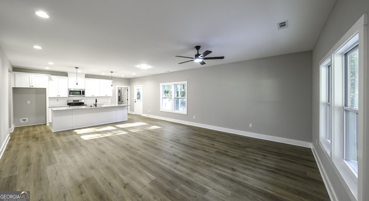 1120 Whispering Hills Drive Property Photo 8