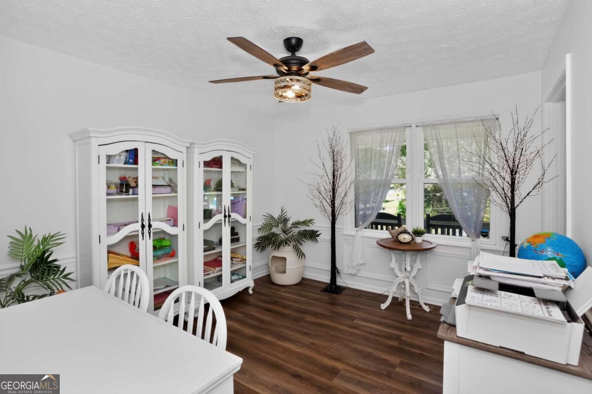 222 Valley Brook Drive Property Photo 4