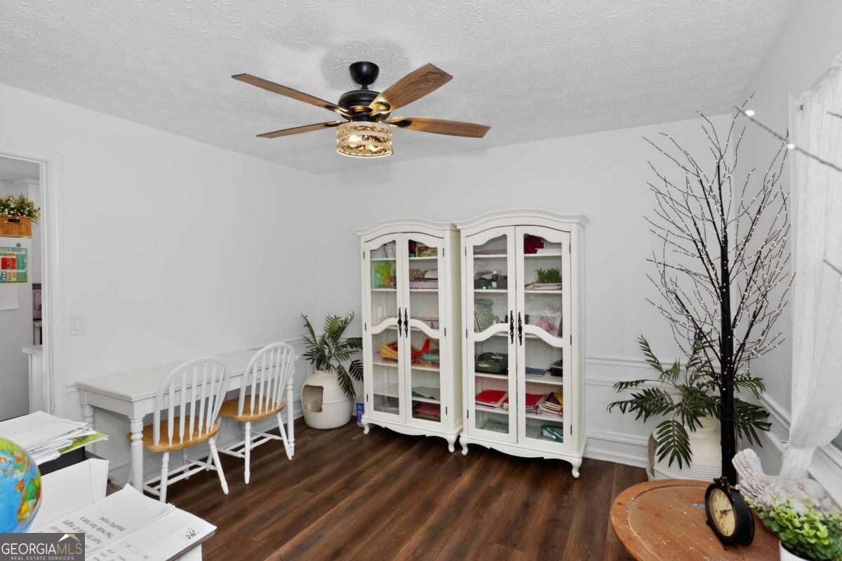 222 Valley Brook Drive Property Photo 5