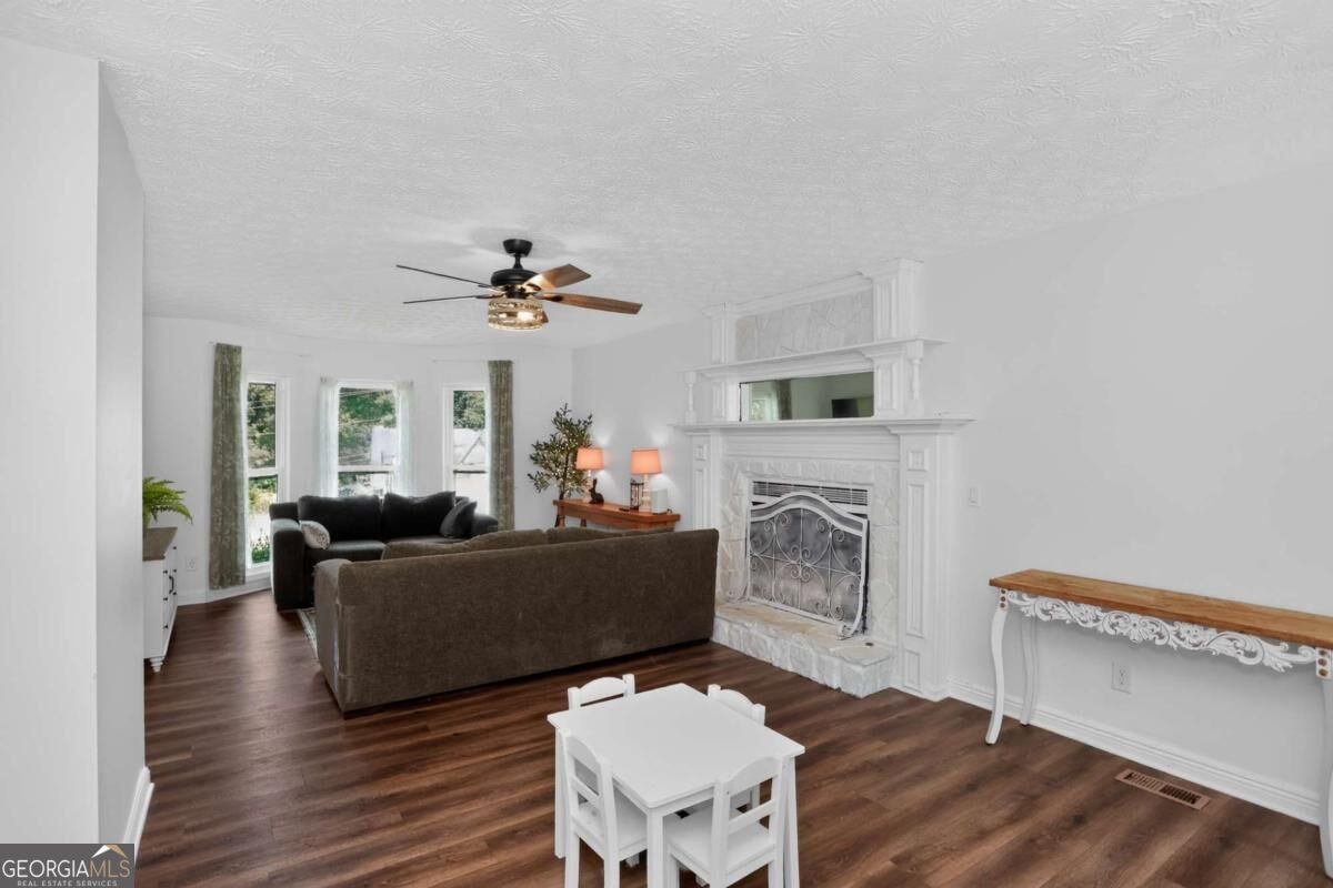 222 Valley Brook Drive Property Photo 9