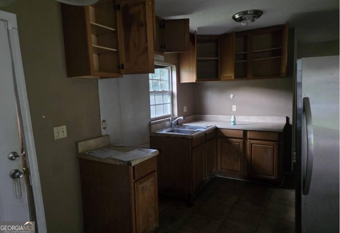 64 Henry Street Property Photo 5
