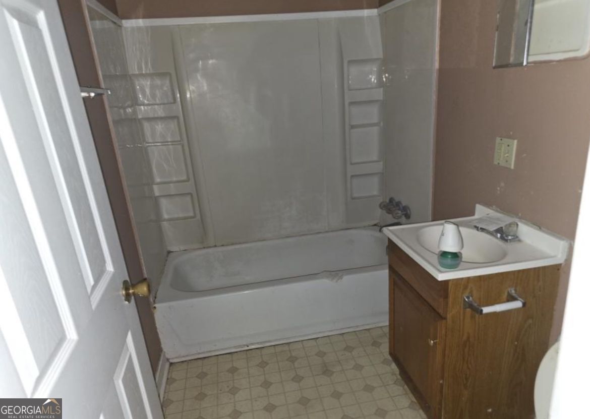 64 Henry Street Property Photo 10