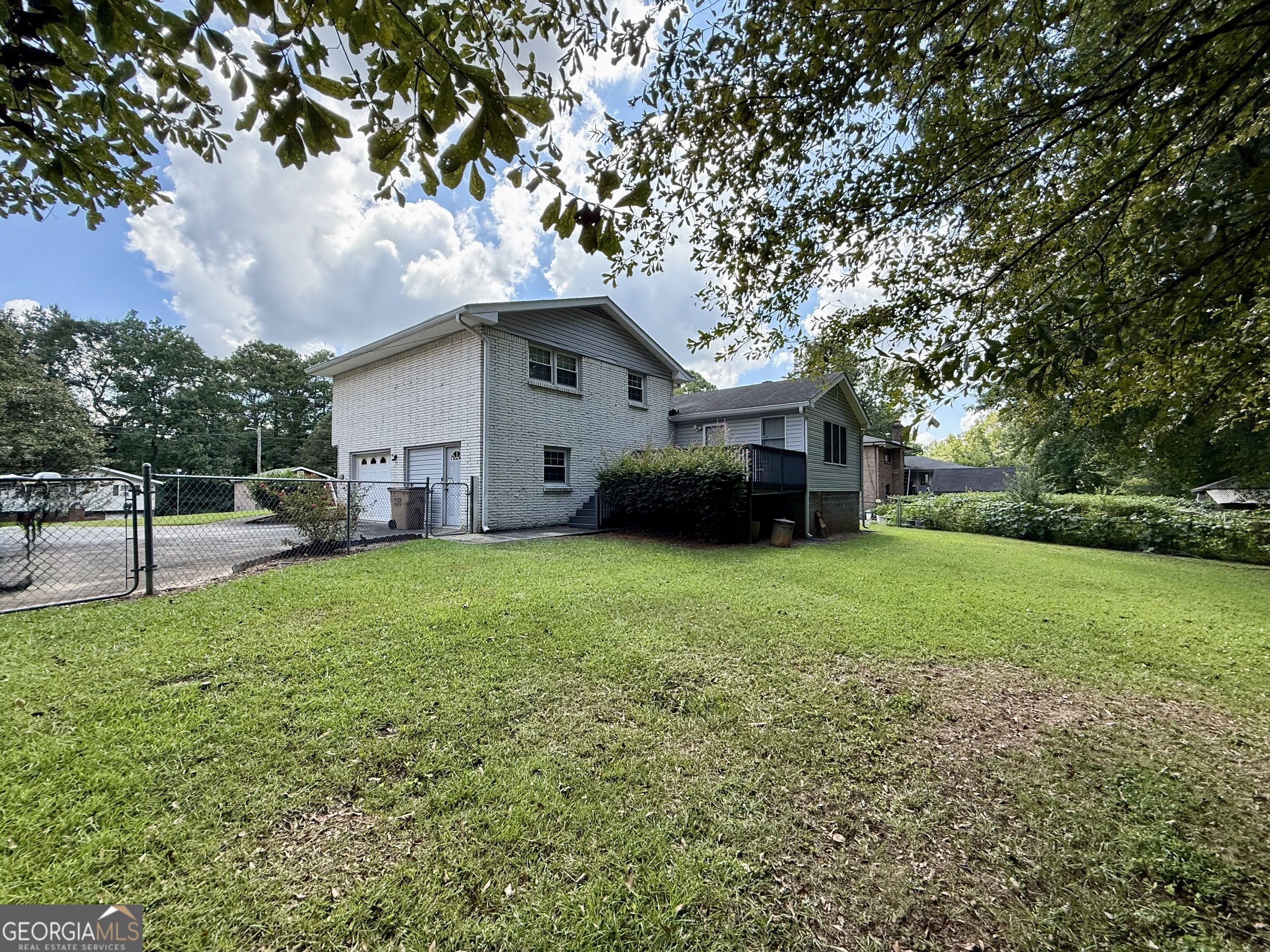 6641 Londonderry Drive Property Photo 6