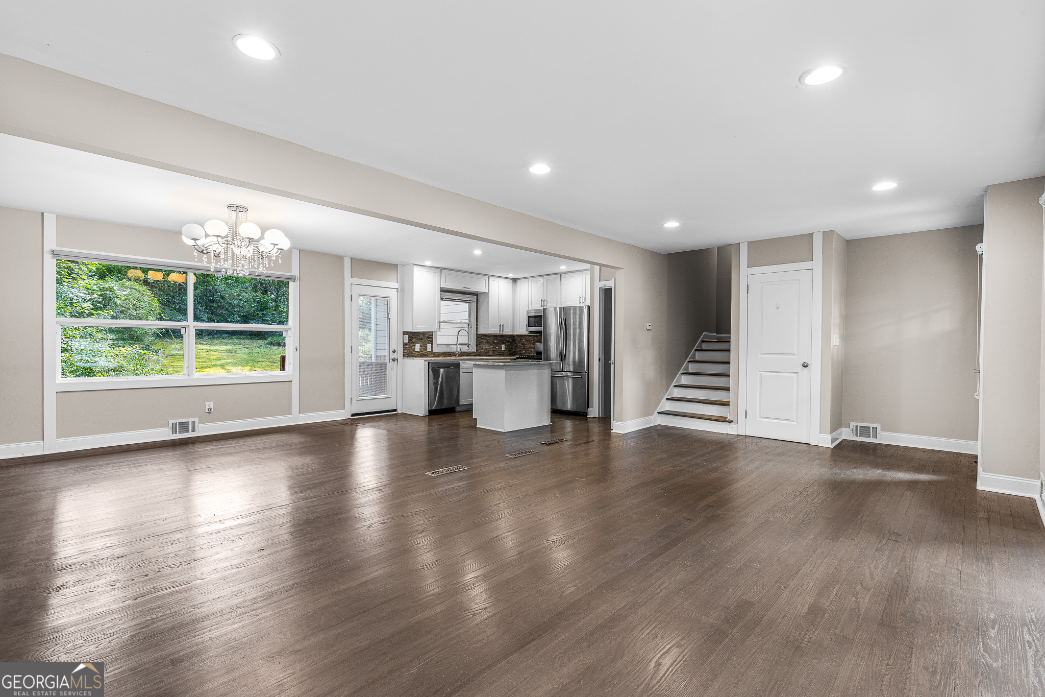 629 Willivee Drive Property Photo 3