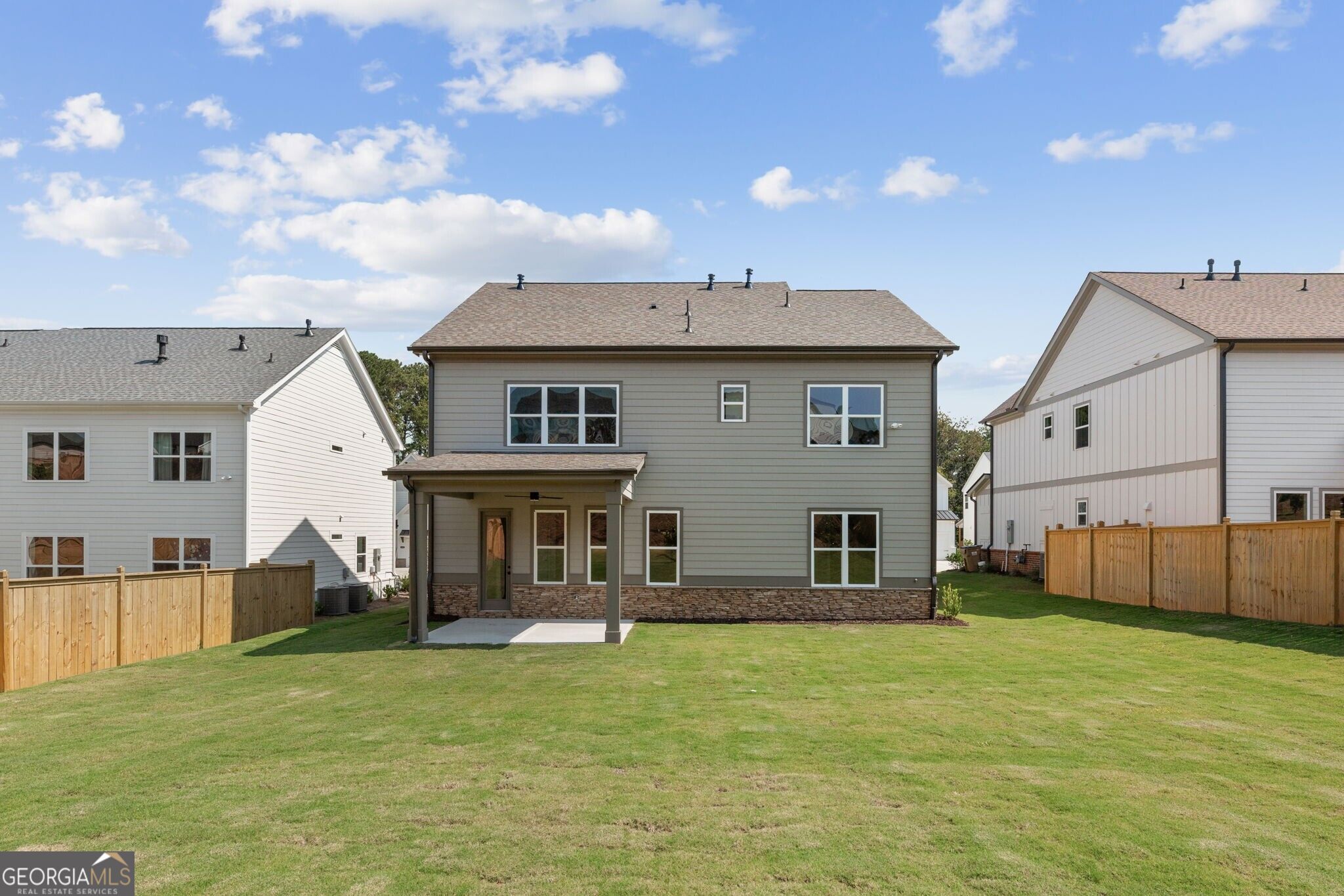 3335 Hillshire Drive Property Photo 3