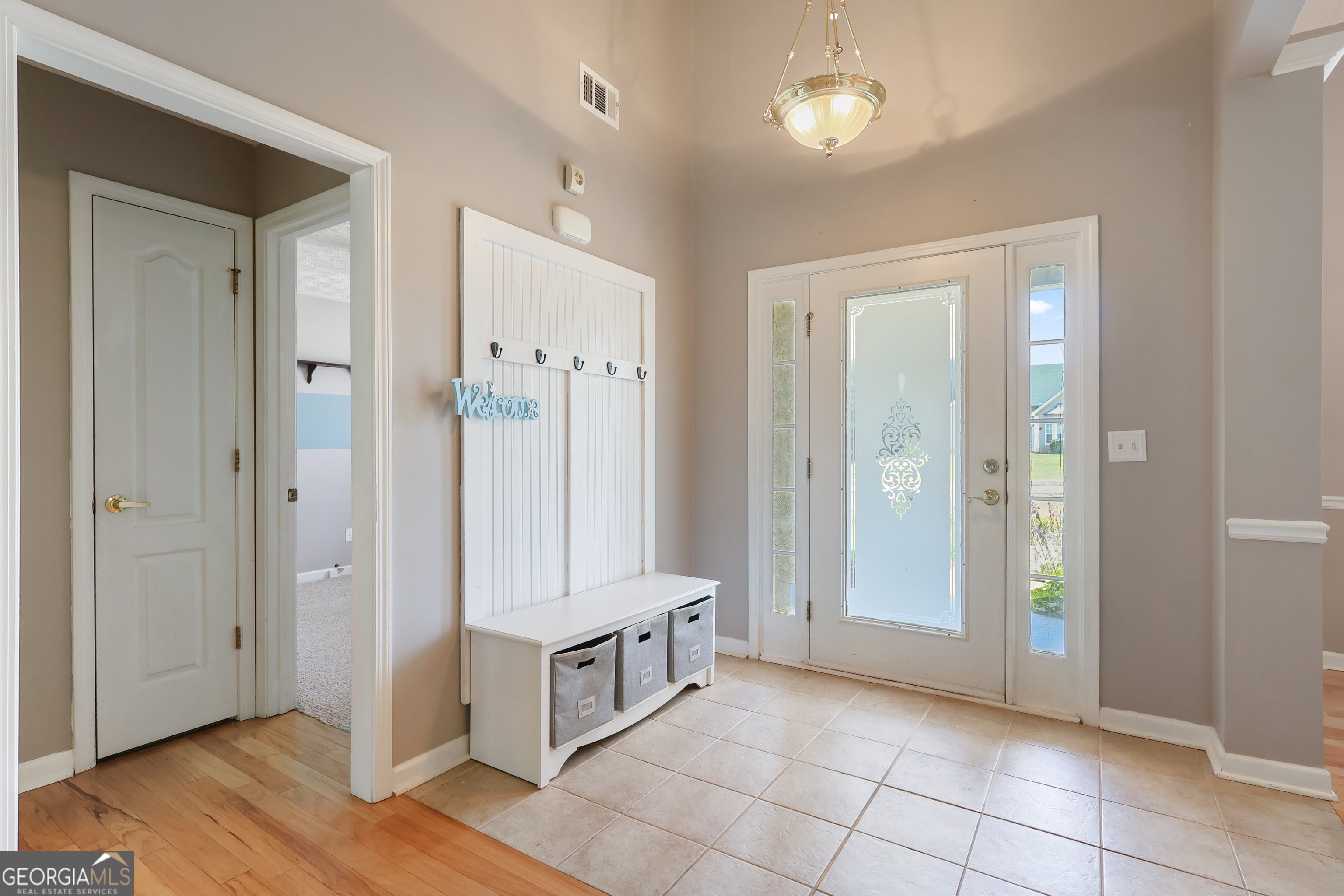 200 Chatfield Way Property Photo 3