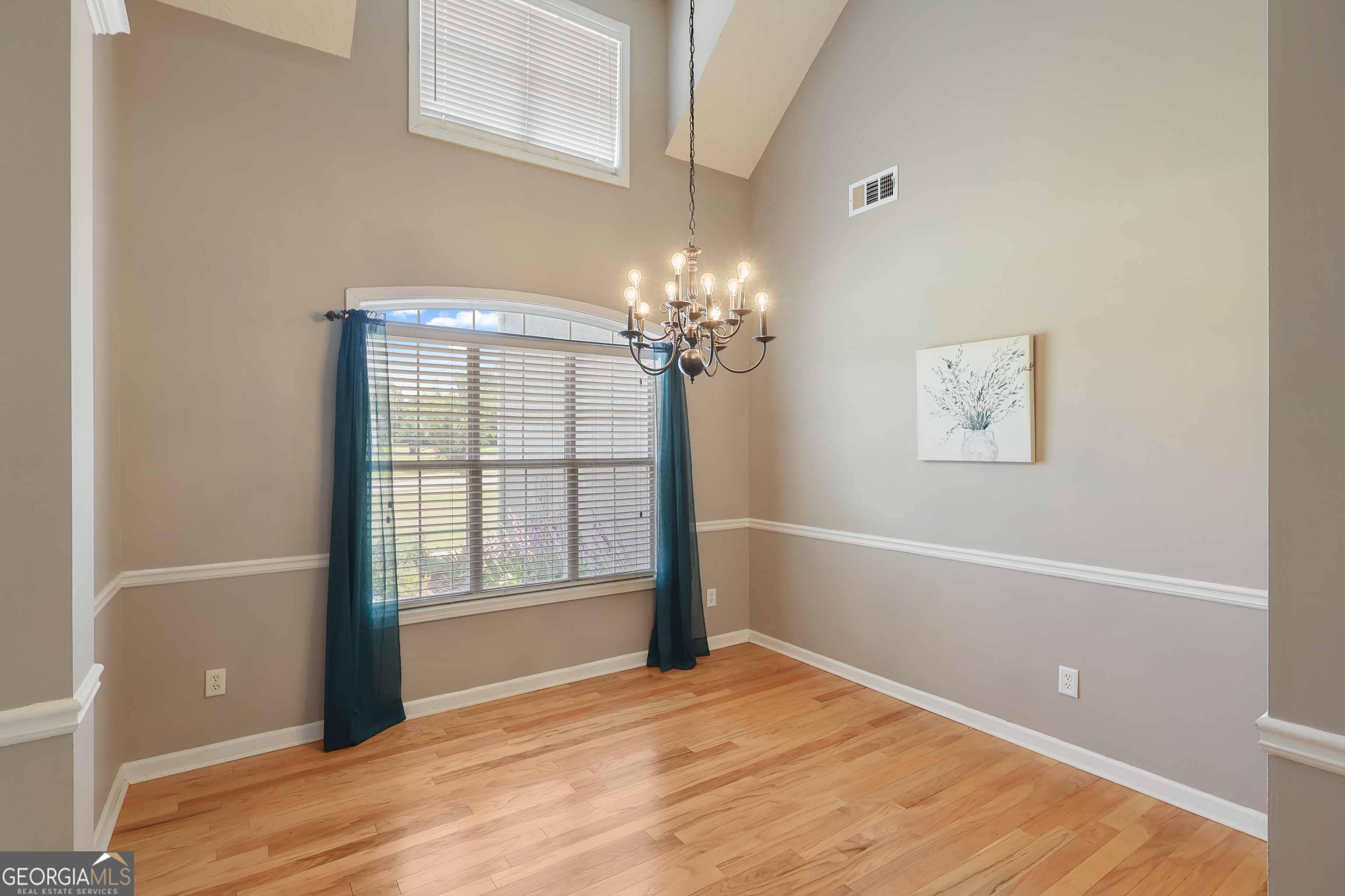 200 Chatfield Way Property Photo 6
