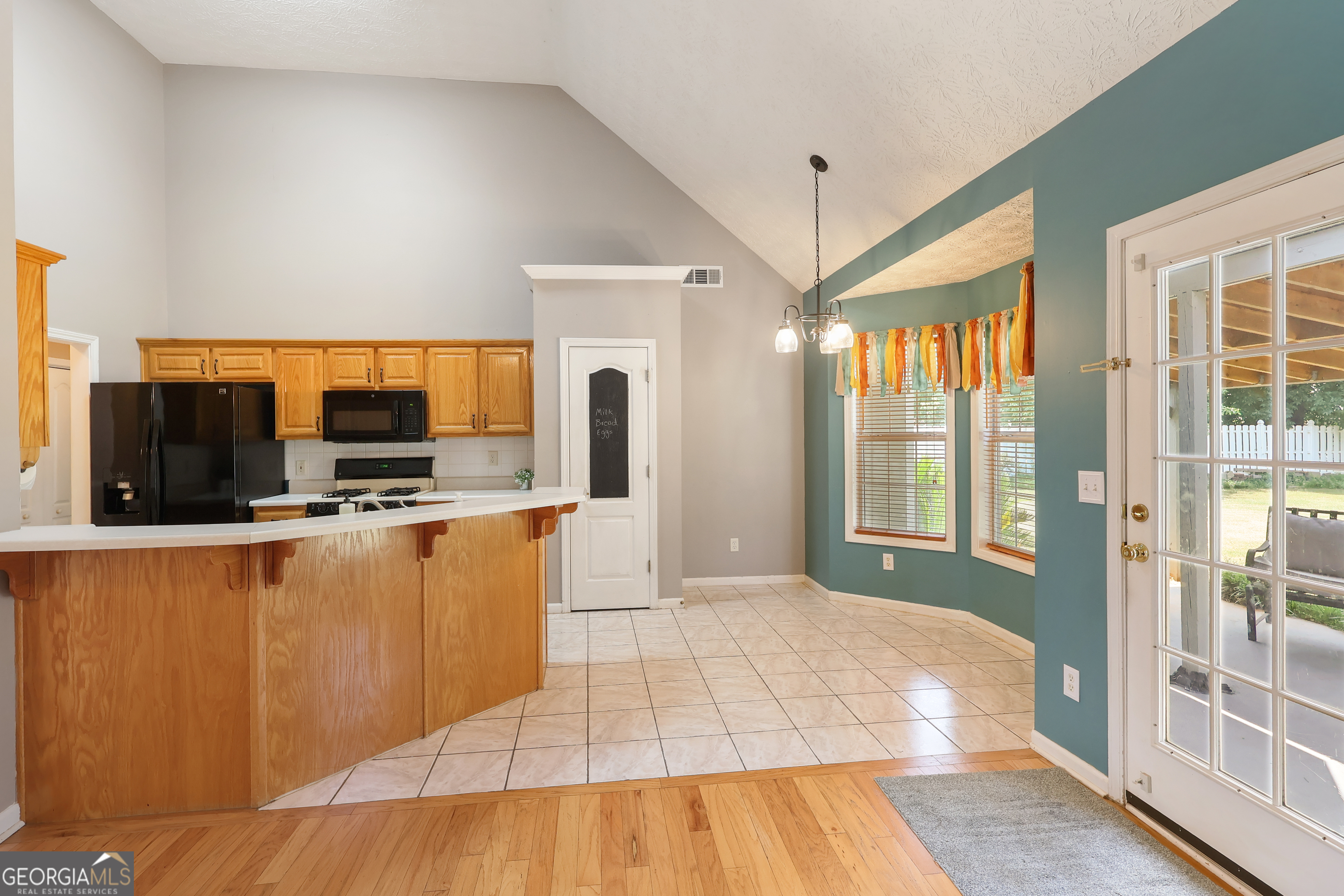 200 Chatfield Way Property Photo 8