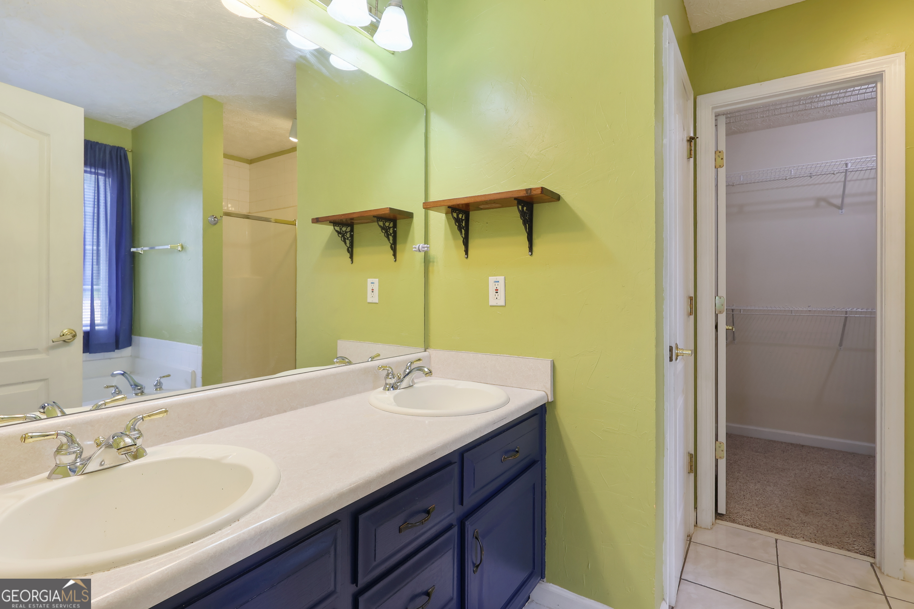 200 Chatfield Way Property Photo 15