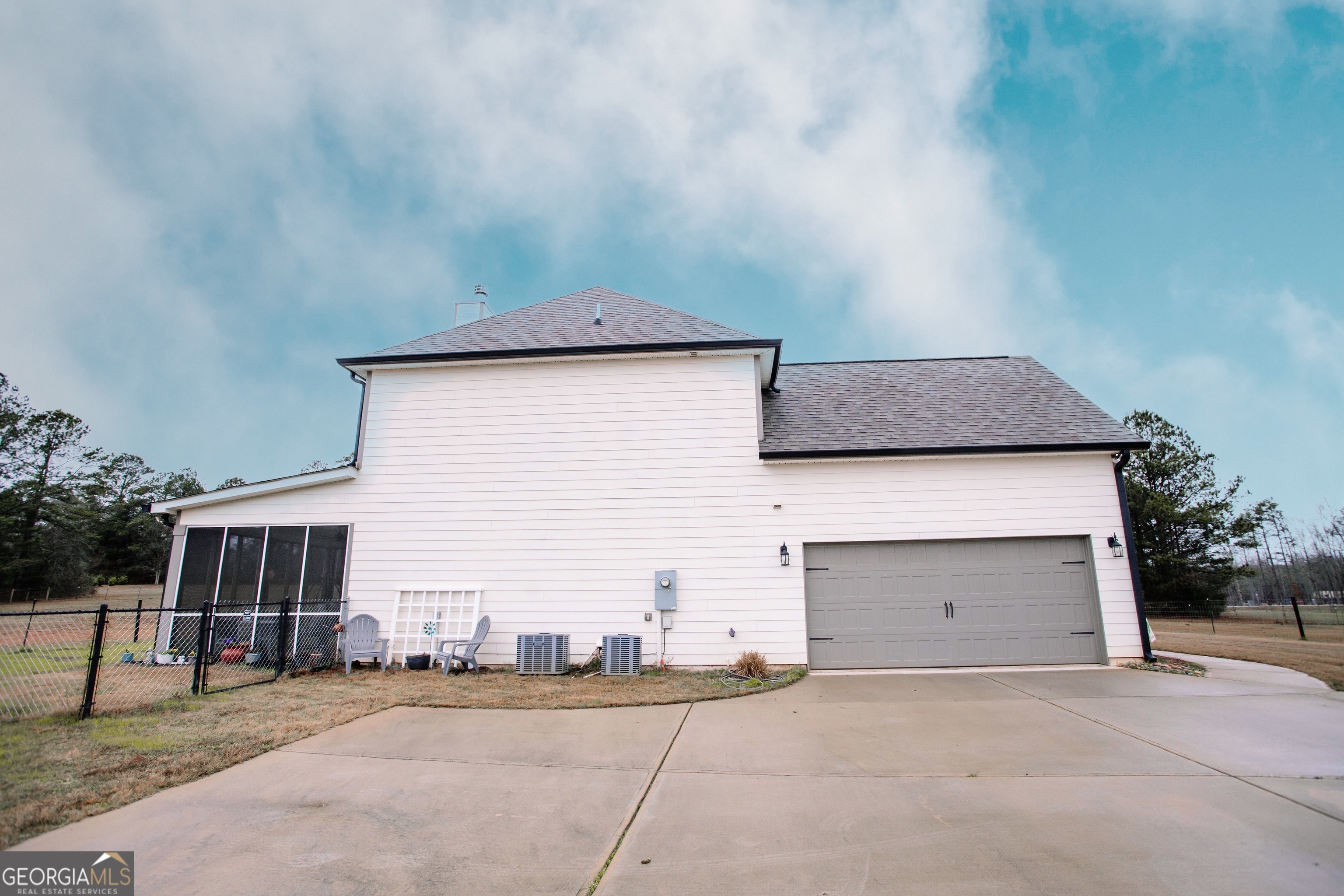 3221 Hollonville Road Property Photo 4