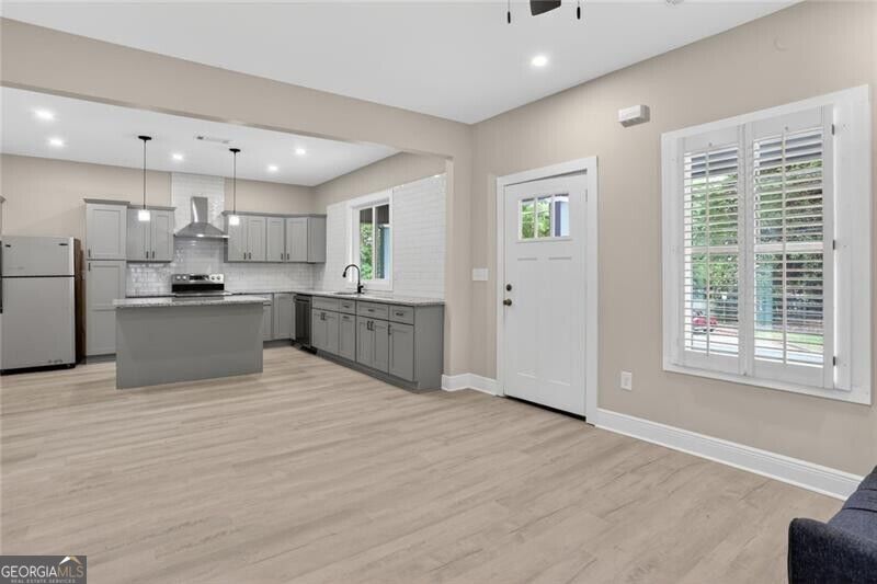607 E Solomon Street Property Photo 6