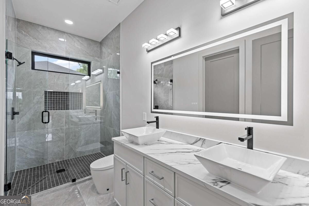 2709 Collins Hill Road Property Photo 28