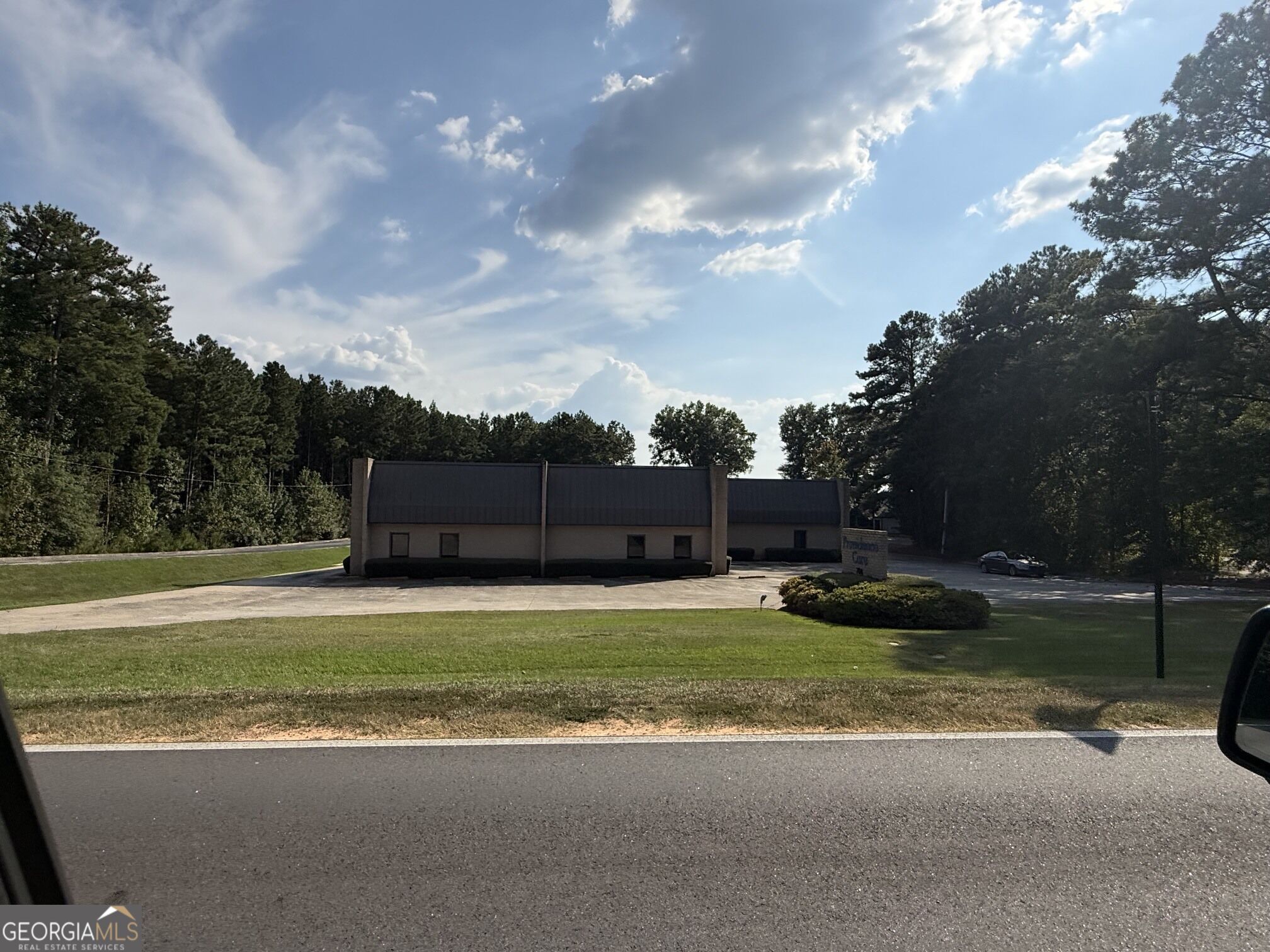 704 Breedlove Drive Property Photo 6