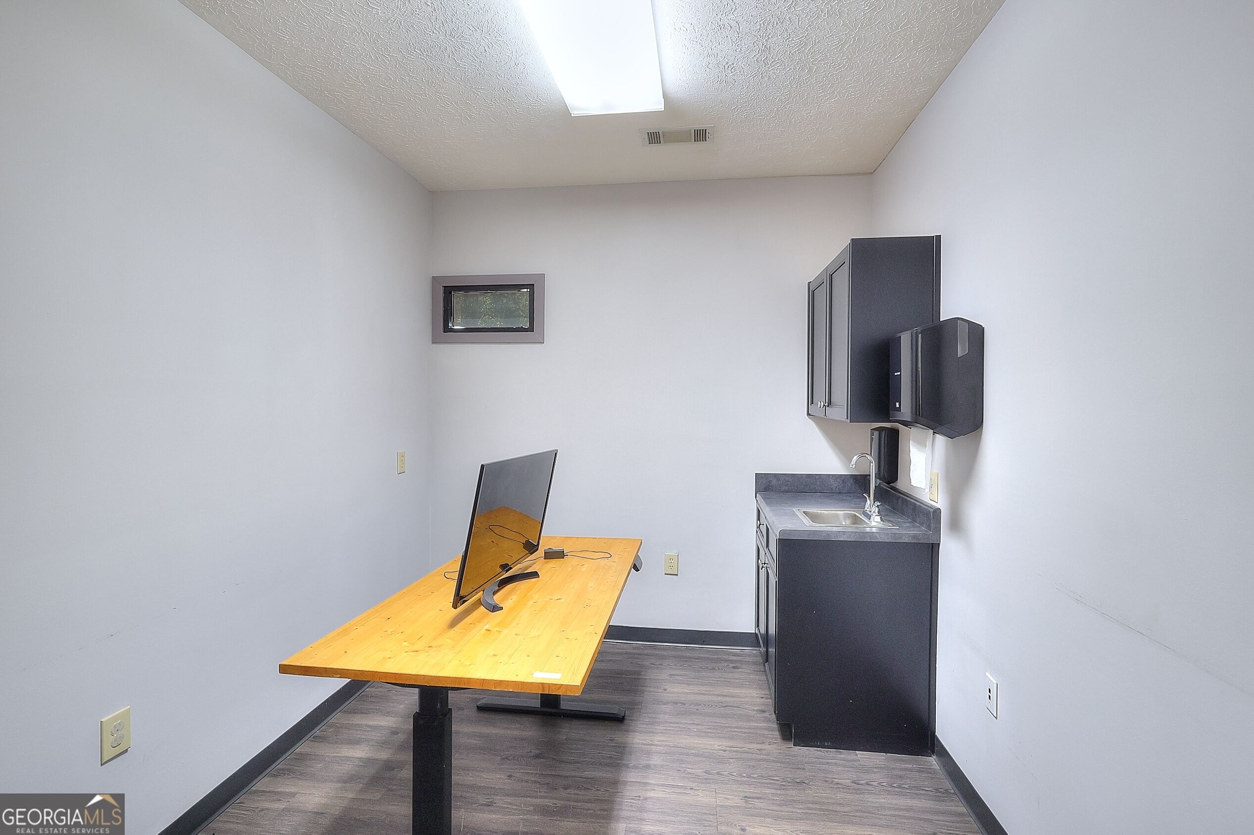 704 Breedlove Drive Property Photo 13