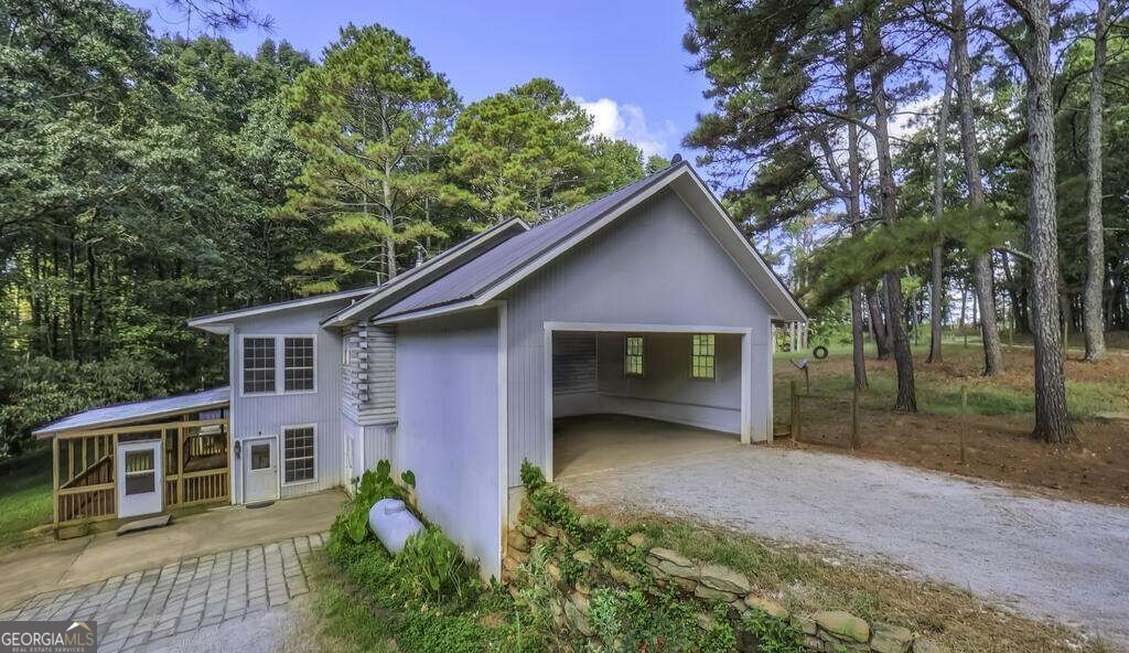 516 Dickerson Road Property Photo 2