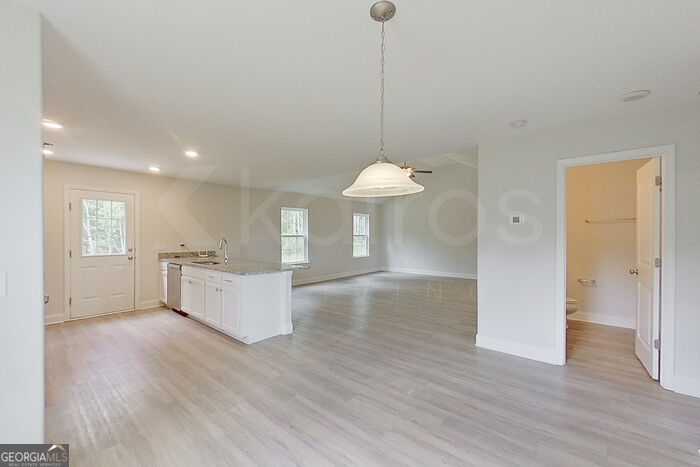 223 Western Red Cedar Drive Property Photo 9