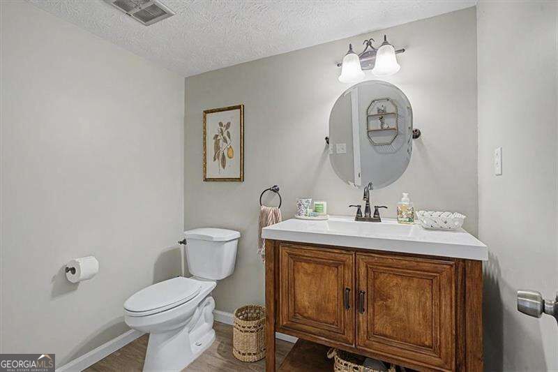 2204 Pine Point Drive Property Photo 14