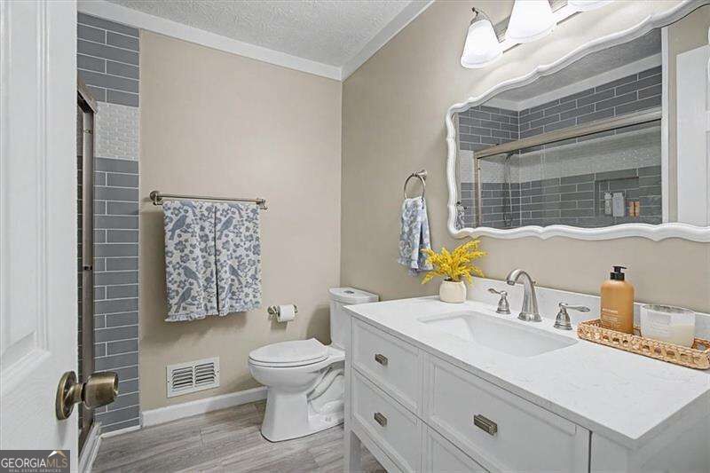 2204 Pine Point Drive Property Photo 23