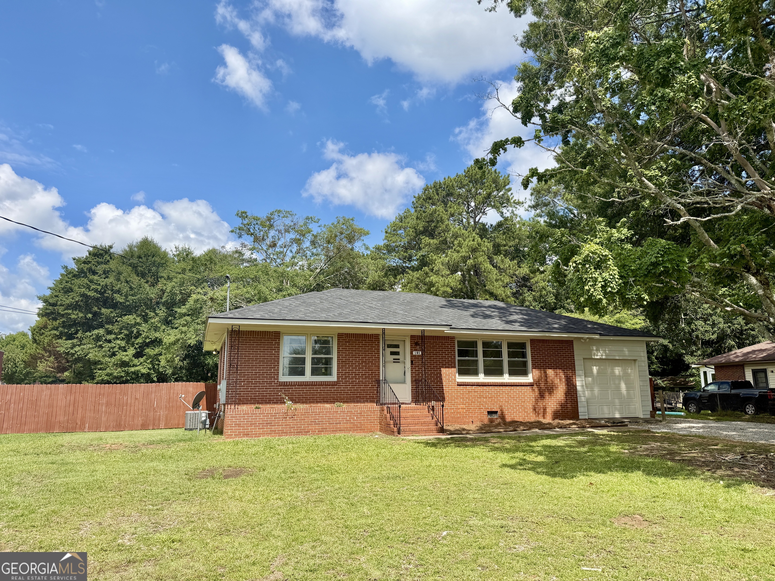 101 Morgan Drive Property Photo 1