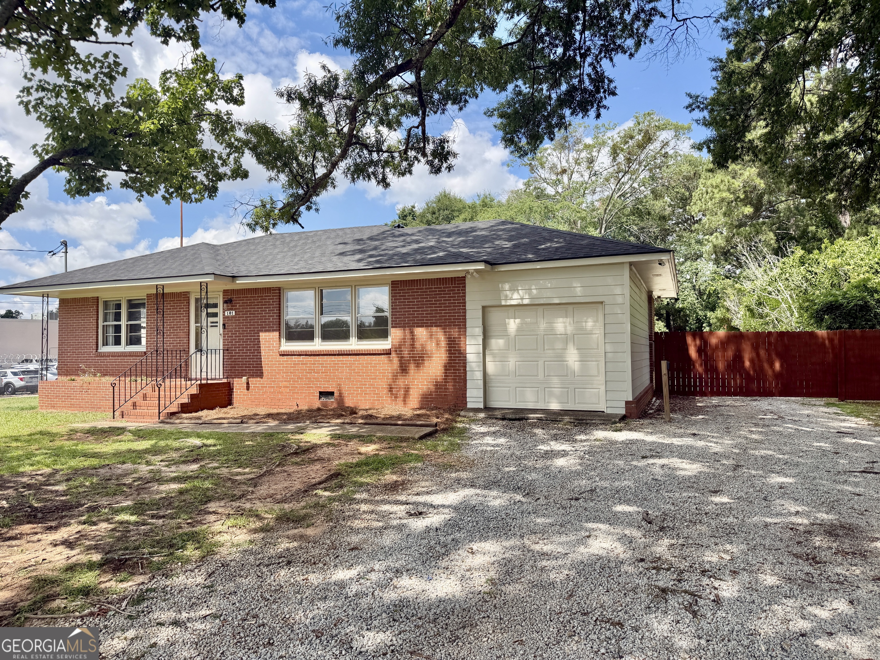 101 Morgan Drive Property Photo 3