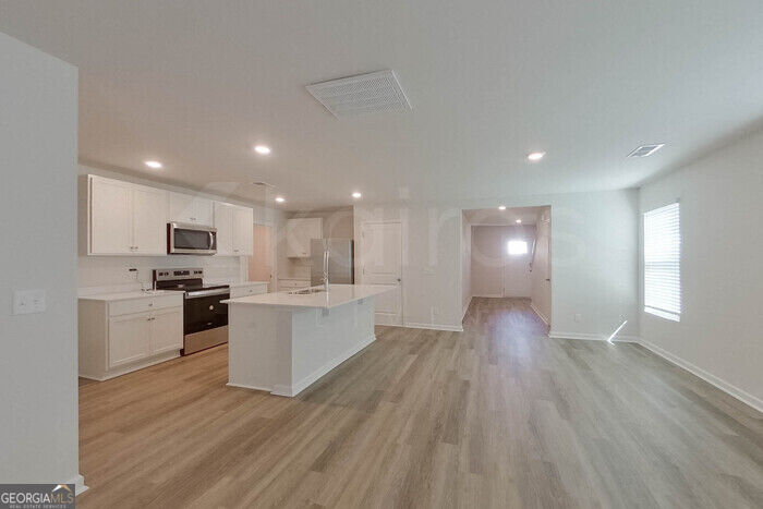 112 Overstreet Way Property Photo 4